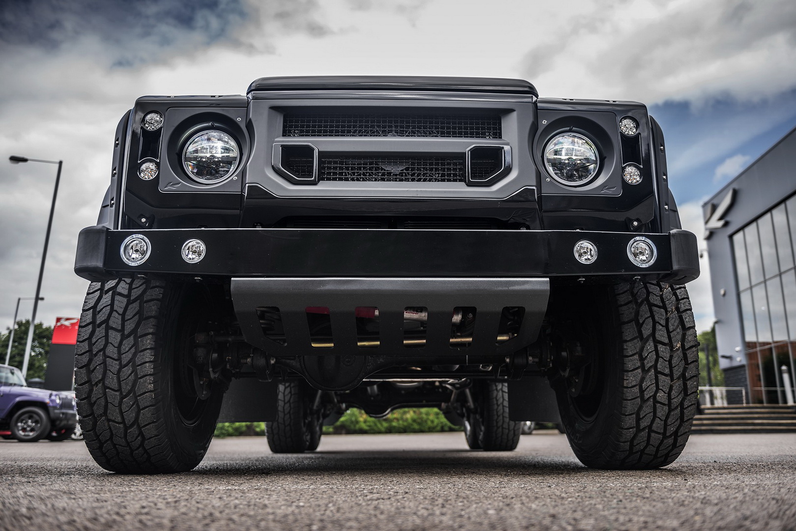 Land Rover Defender Flying Huntsman 6×6 Goes For Almost $300K!