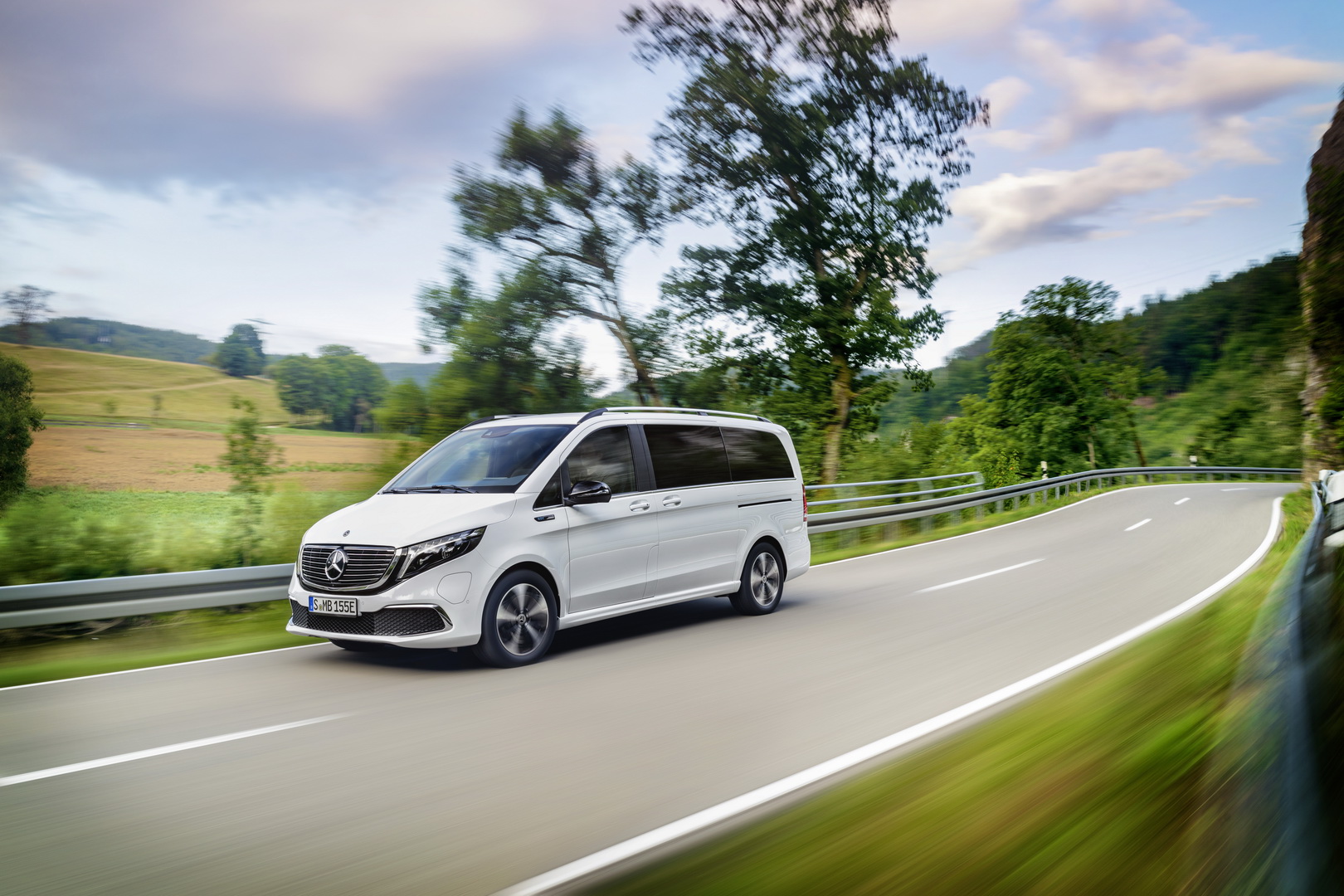 2020 Mercedes-Benz EQV Electric MPV Unveiled With 405 Km Range