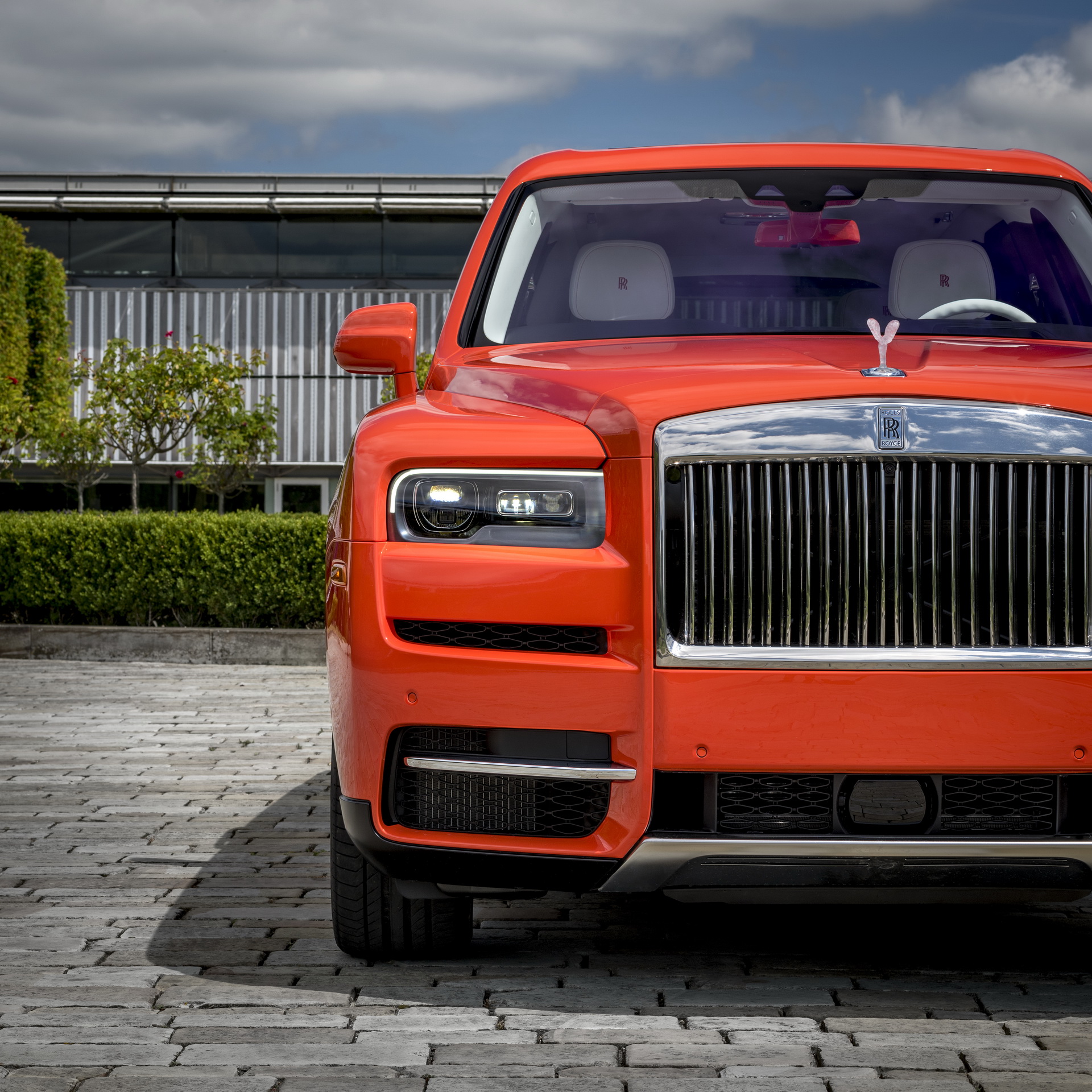 Bespoke Rolls Royce Cullinan Will Attack Your Eyeballs With Its Fux Orange Paint