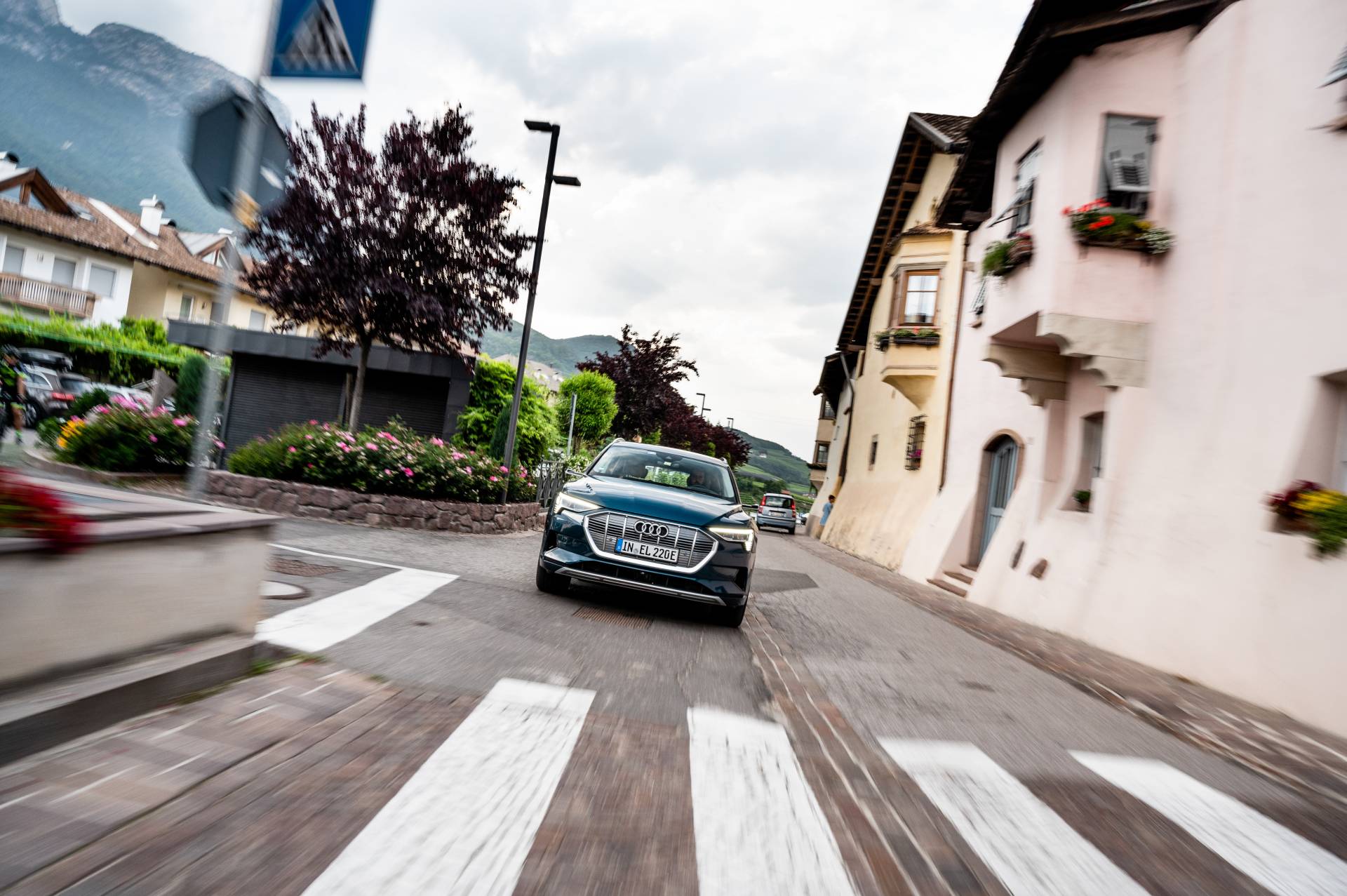 Audi E-Tron Fleet Crosses 10 Countries, Does 1,600 Km In 24 Hours