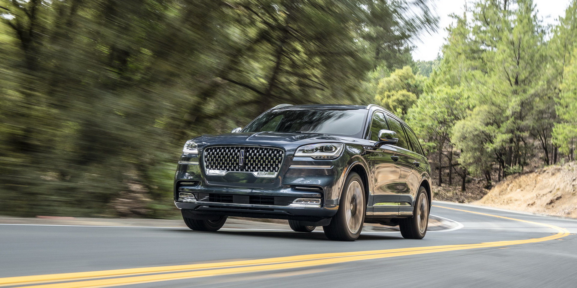 Check Out The 2020 Lincoln Aviator From Every Angle In Huge Photo Gallery