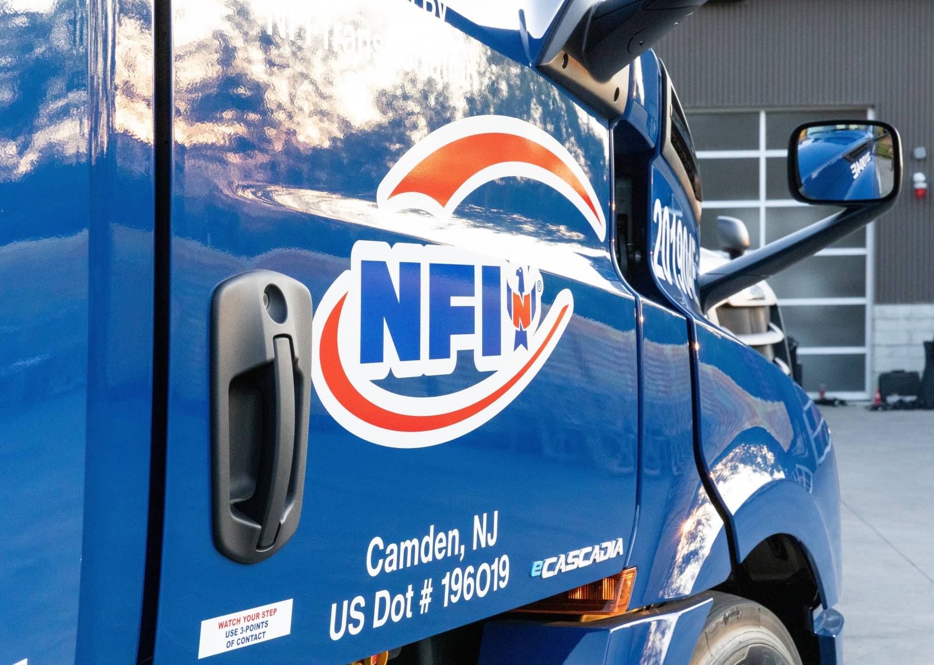 First Freightliner eCascadia Heavy-Duty Electric Trucks Start Field Testing In California