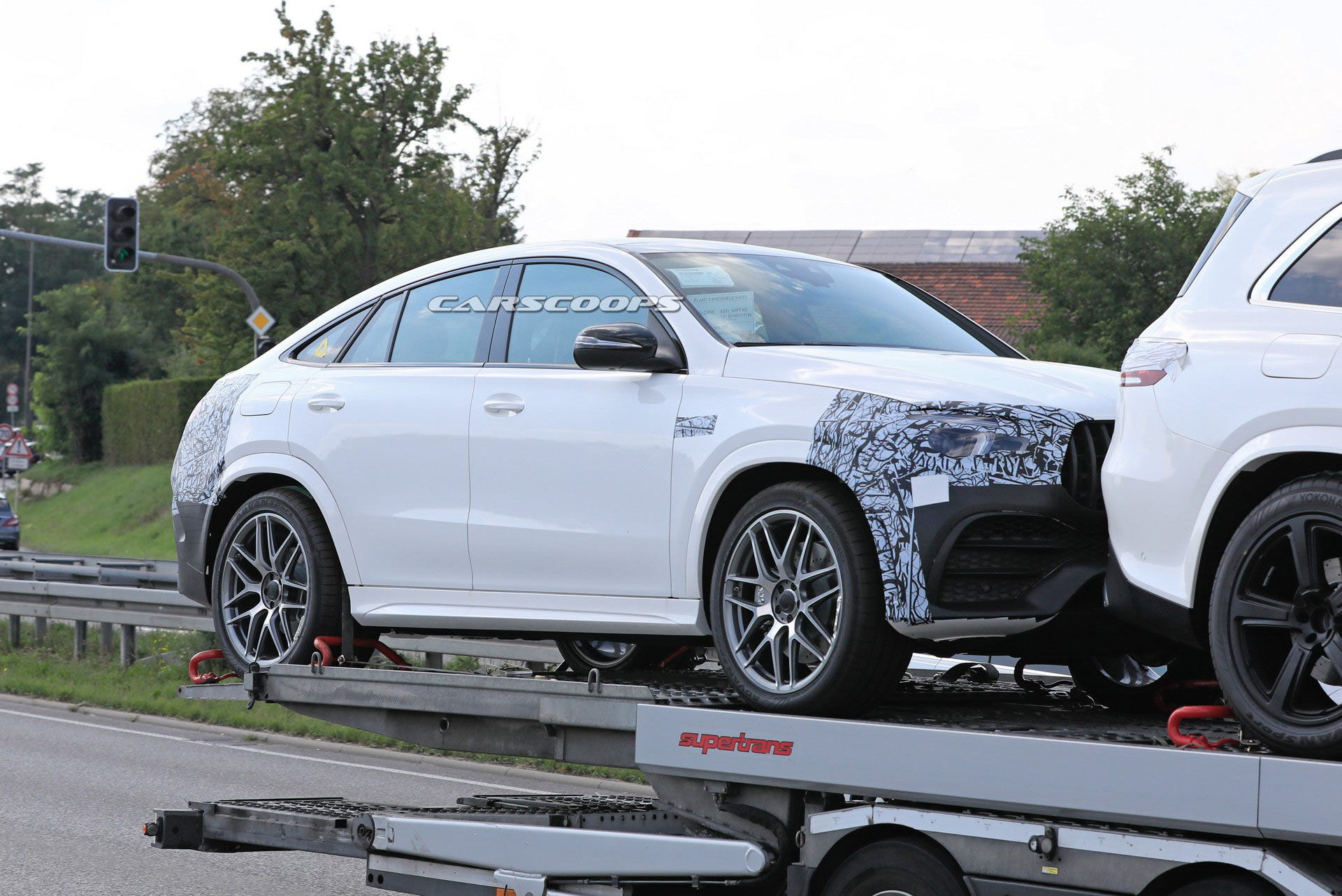 2020 Mercedes-AMG GLE 53 Coupe Hides 429 HP Beneath Its Swoopy Styling