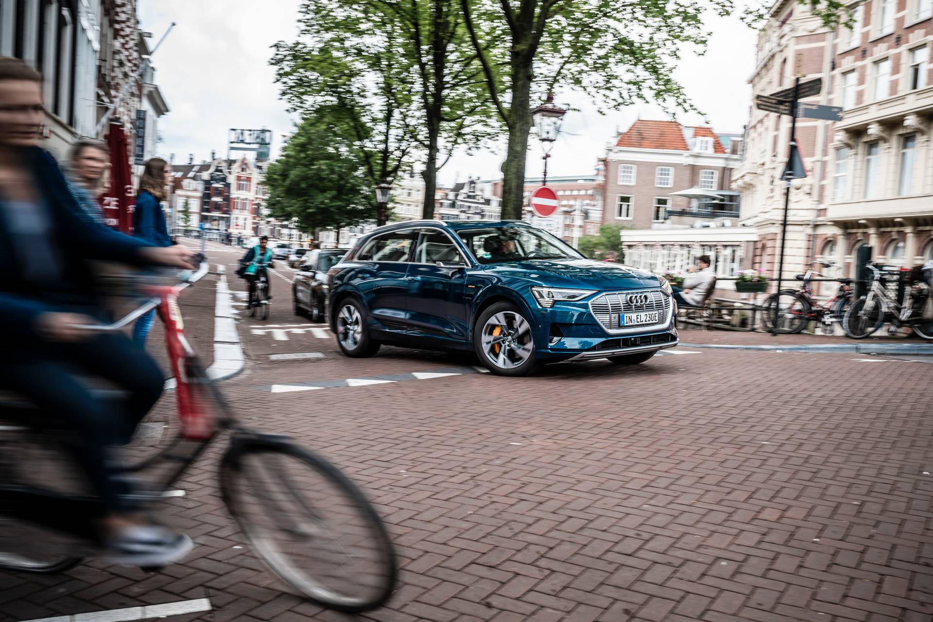 Audi E-Tron Fleet Crosses 10 Countries, Does 1,600 Km In 24 Hours