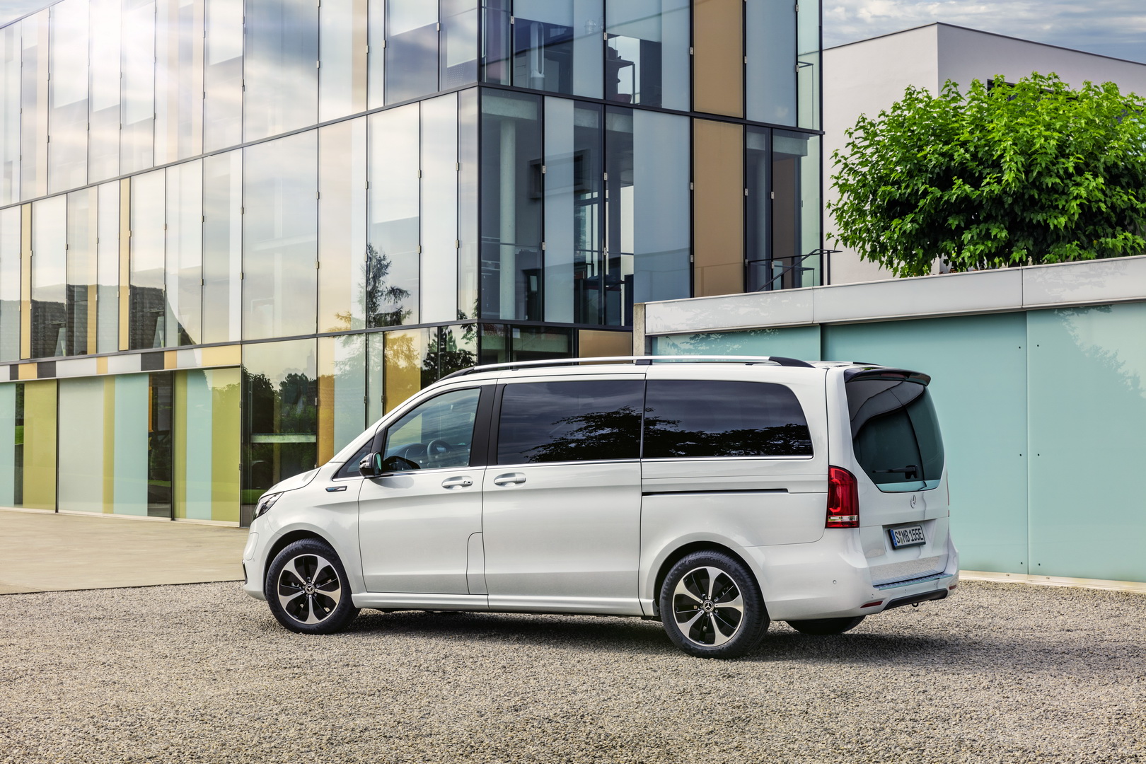 2020 Mercedes-Benz EQV Electric MPV Unveiled With 405 Km Range