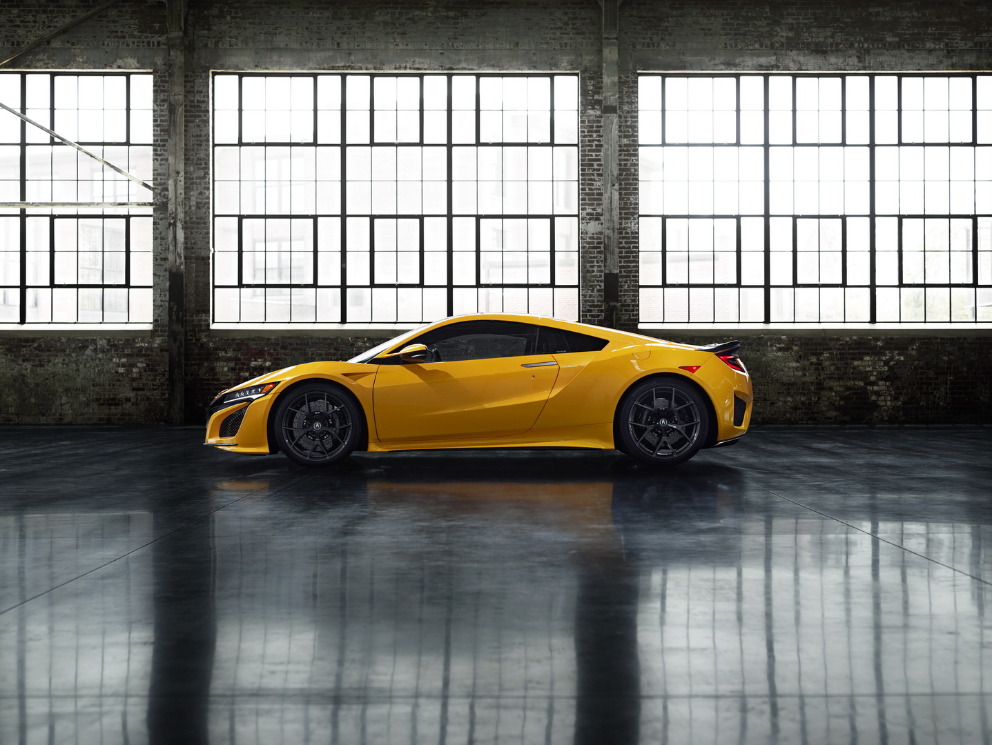 2020 Acura NSX Debuts Second Heritage Color, Indy Yellow Pearl