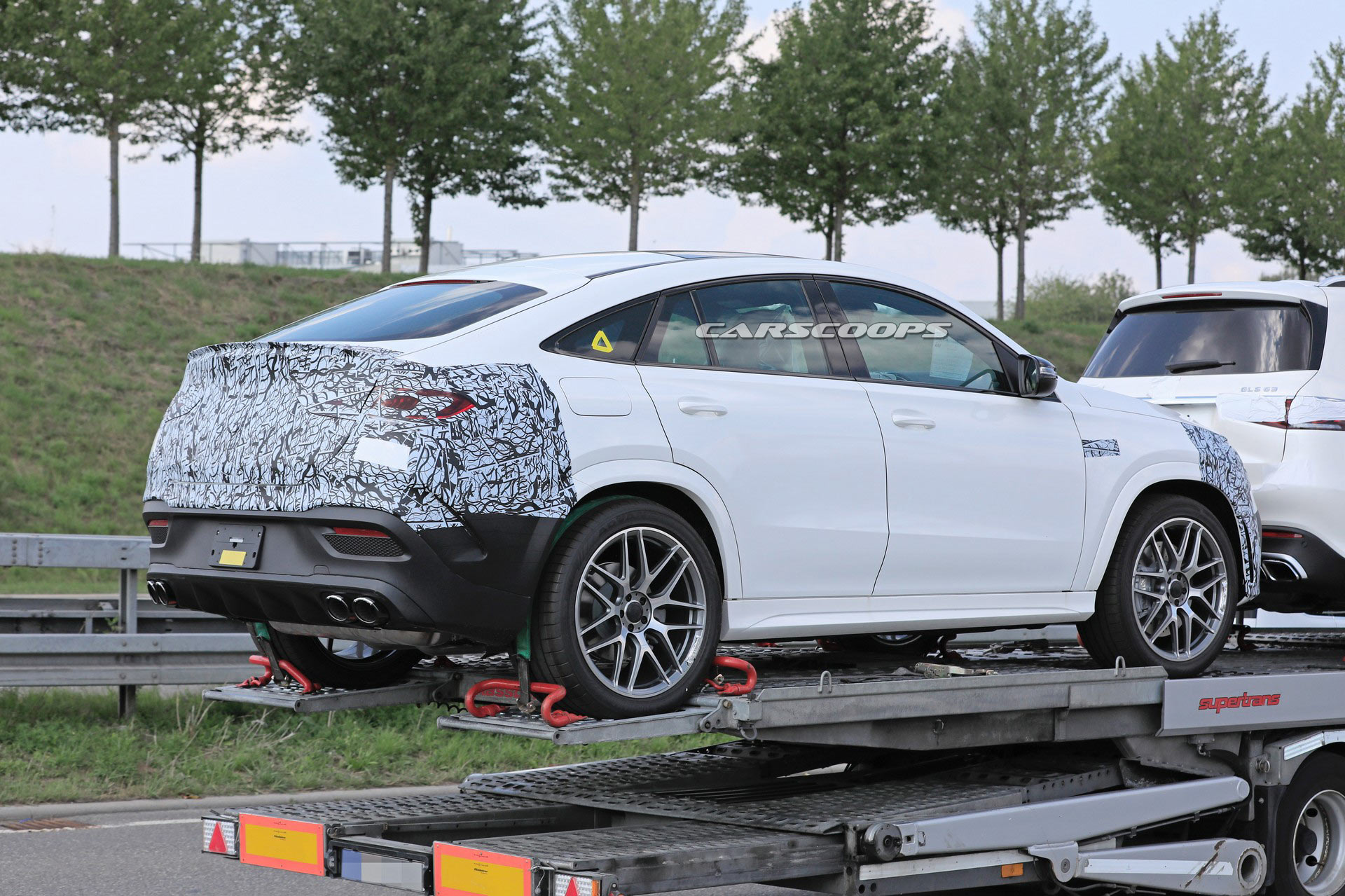 2020 Mercedes-AMG GLE 53 Coupe Hides 429 HP Beneath Its Swoopy Styling
