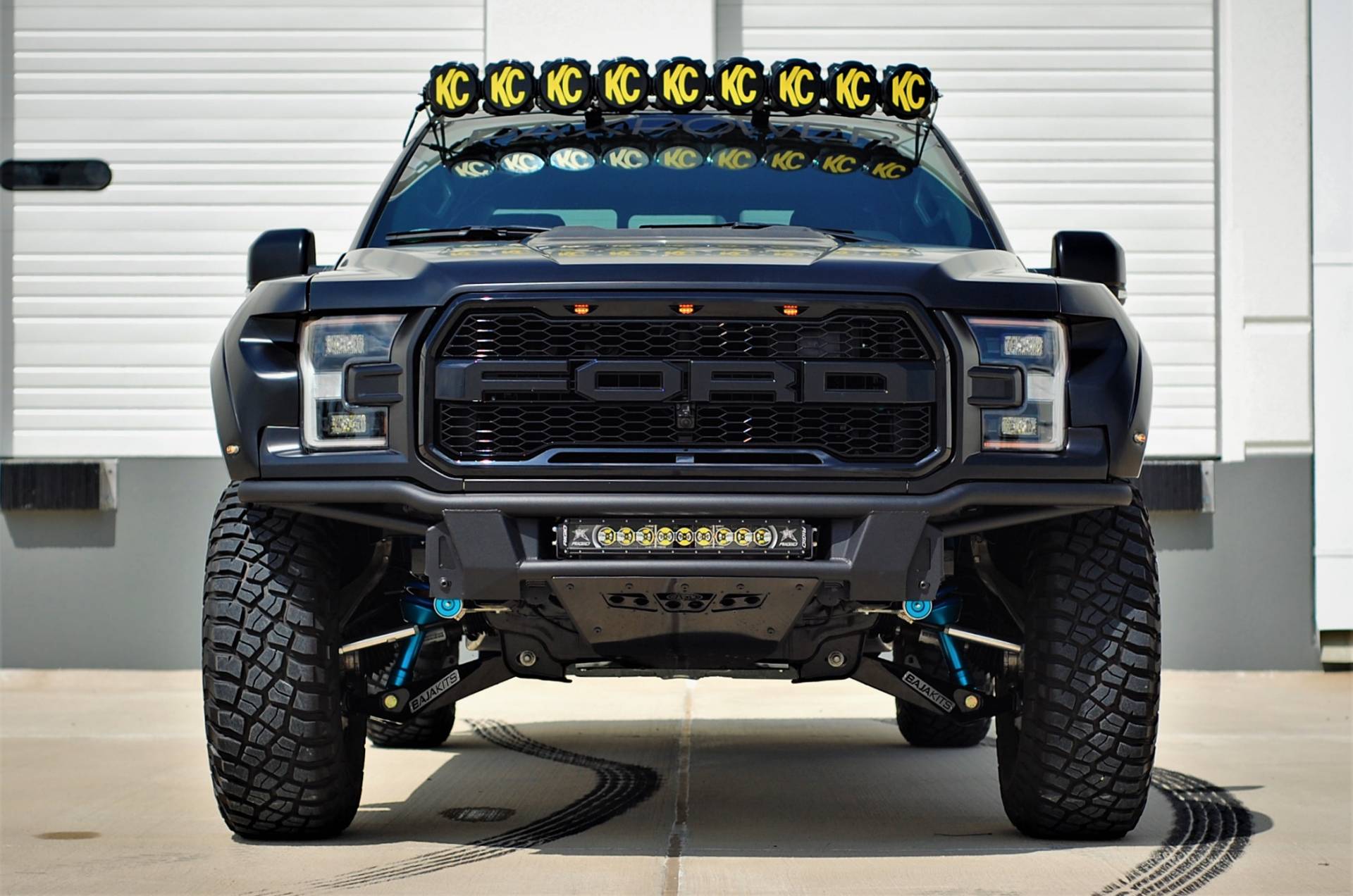 PaxPower’s 758 HP Supercharged V8 Ford F-150 Raptor Is Pure Evil