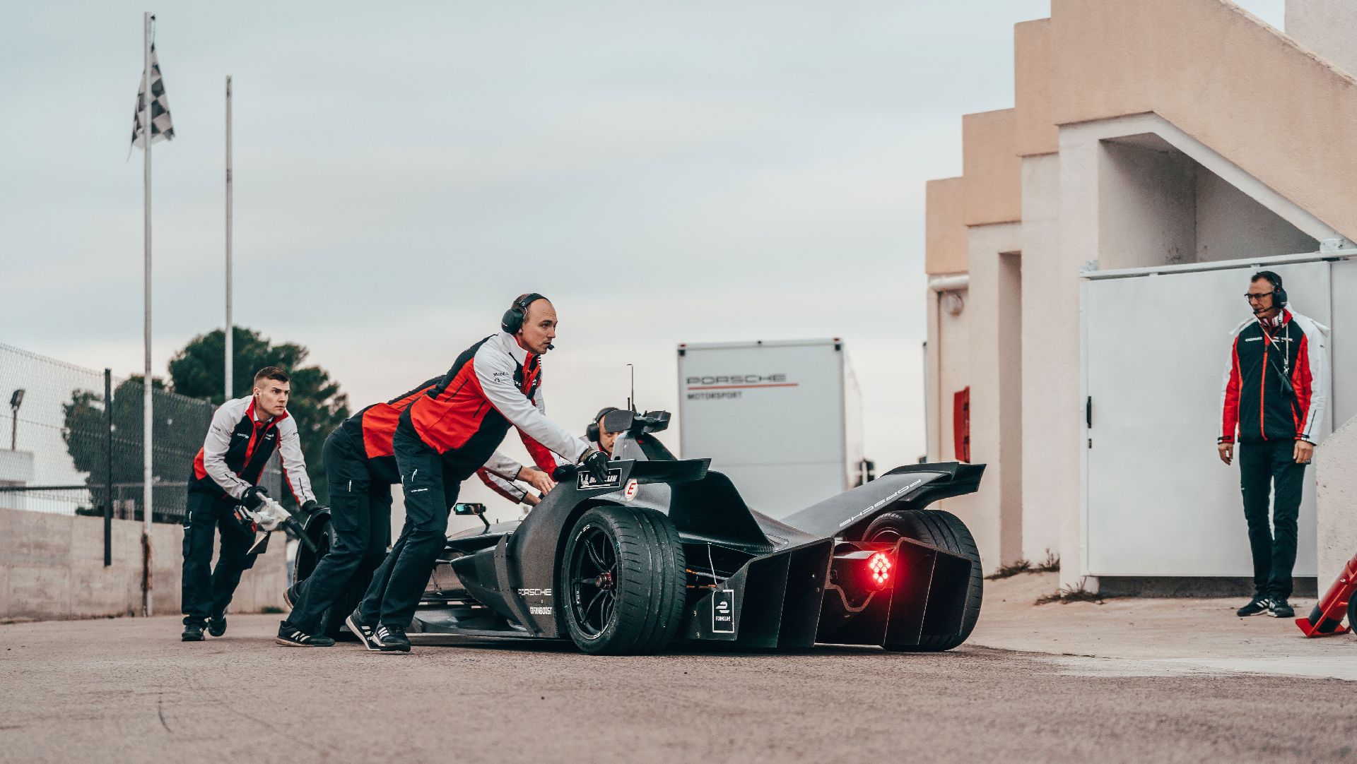 Porsche Signs Former Le Mans Winners For Its Formula E Team