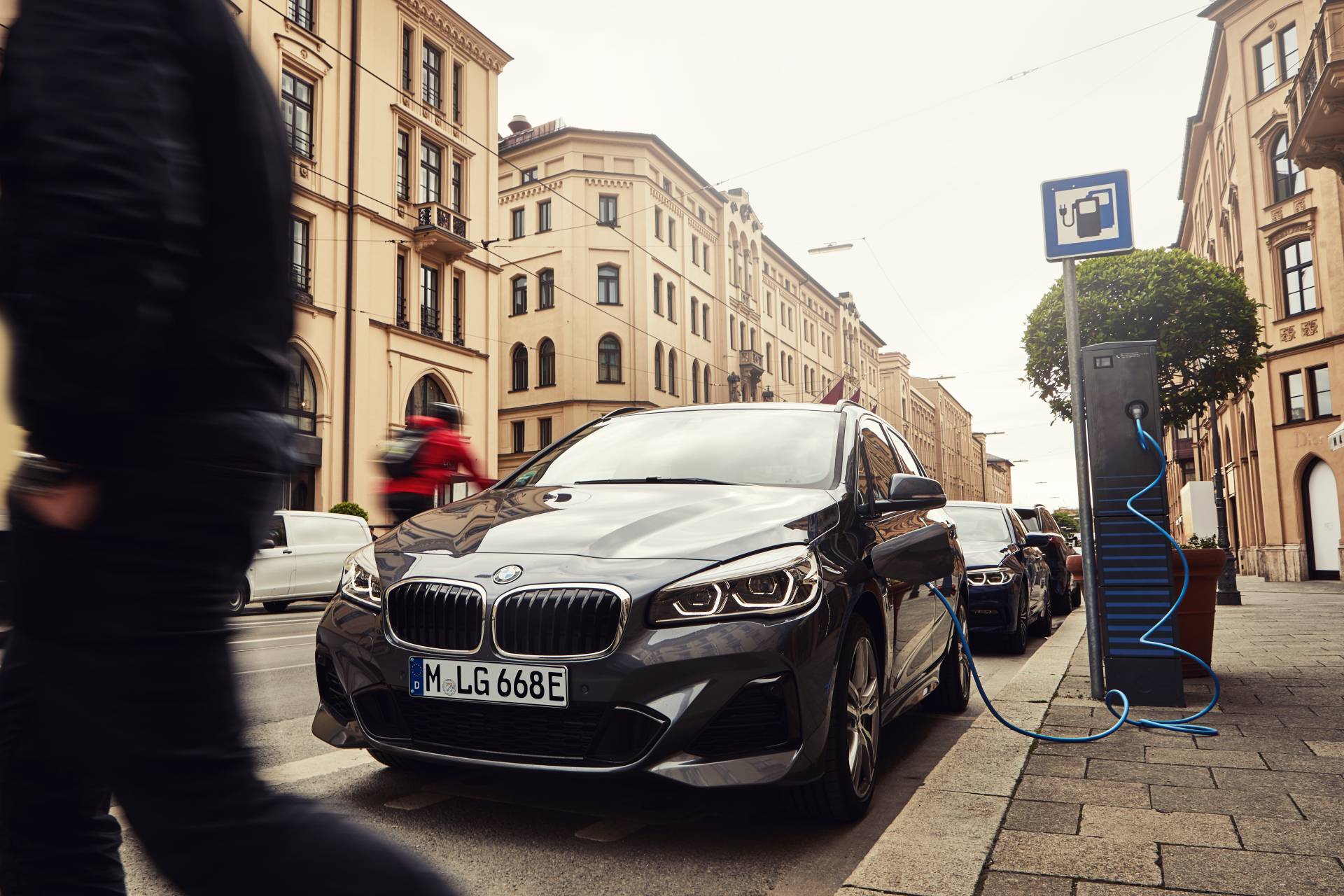 New Battery Gives 2020 BMW 225xe Active Tourer 25 Percent Longer EV Range