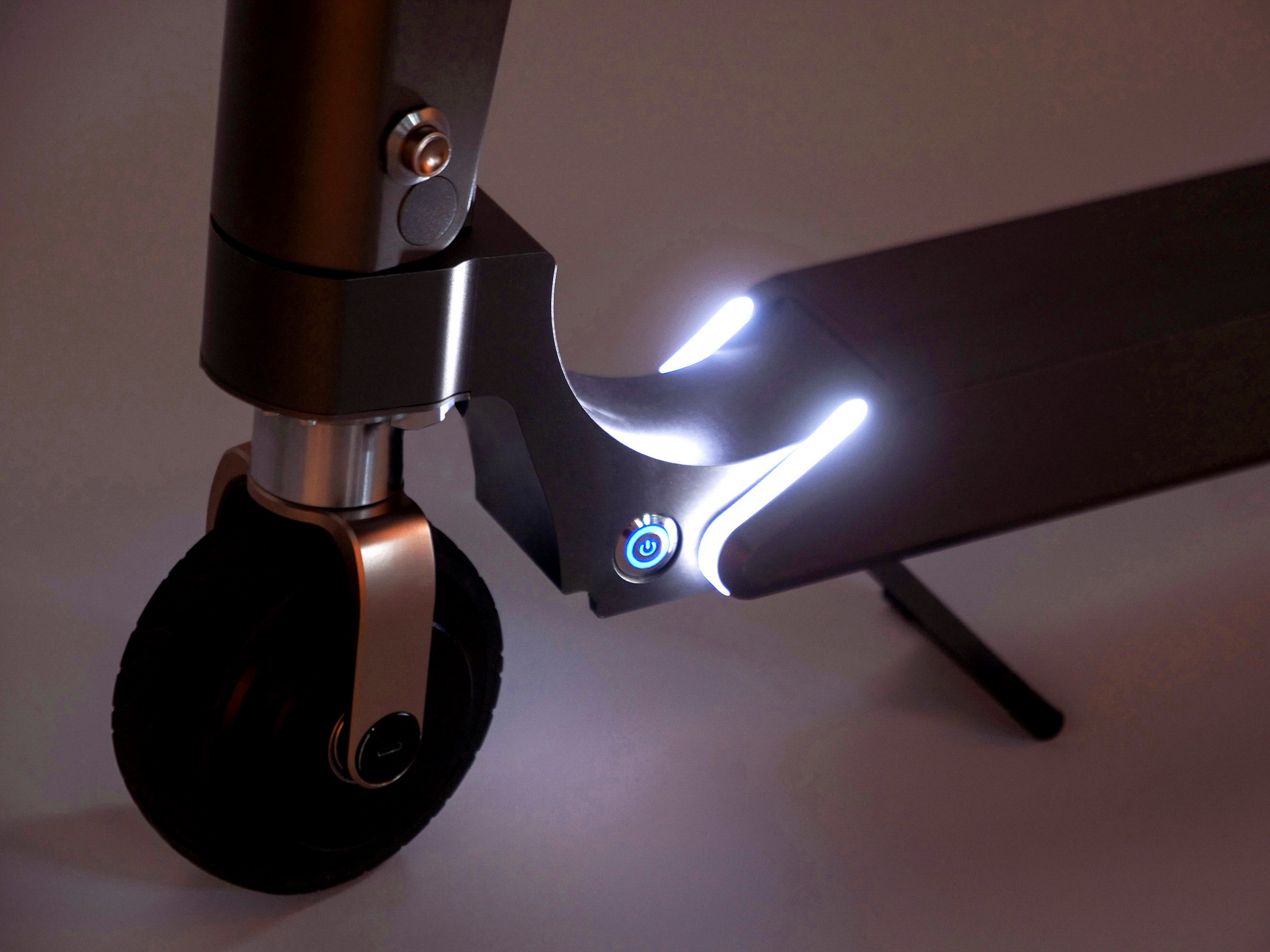 Hyundai Unveils Foldable Electric Scooter With 20 Km Range