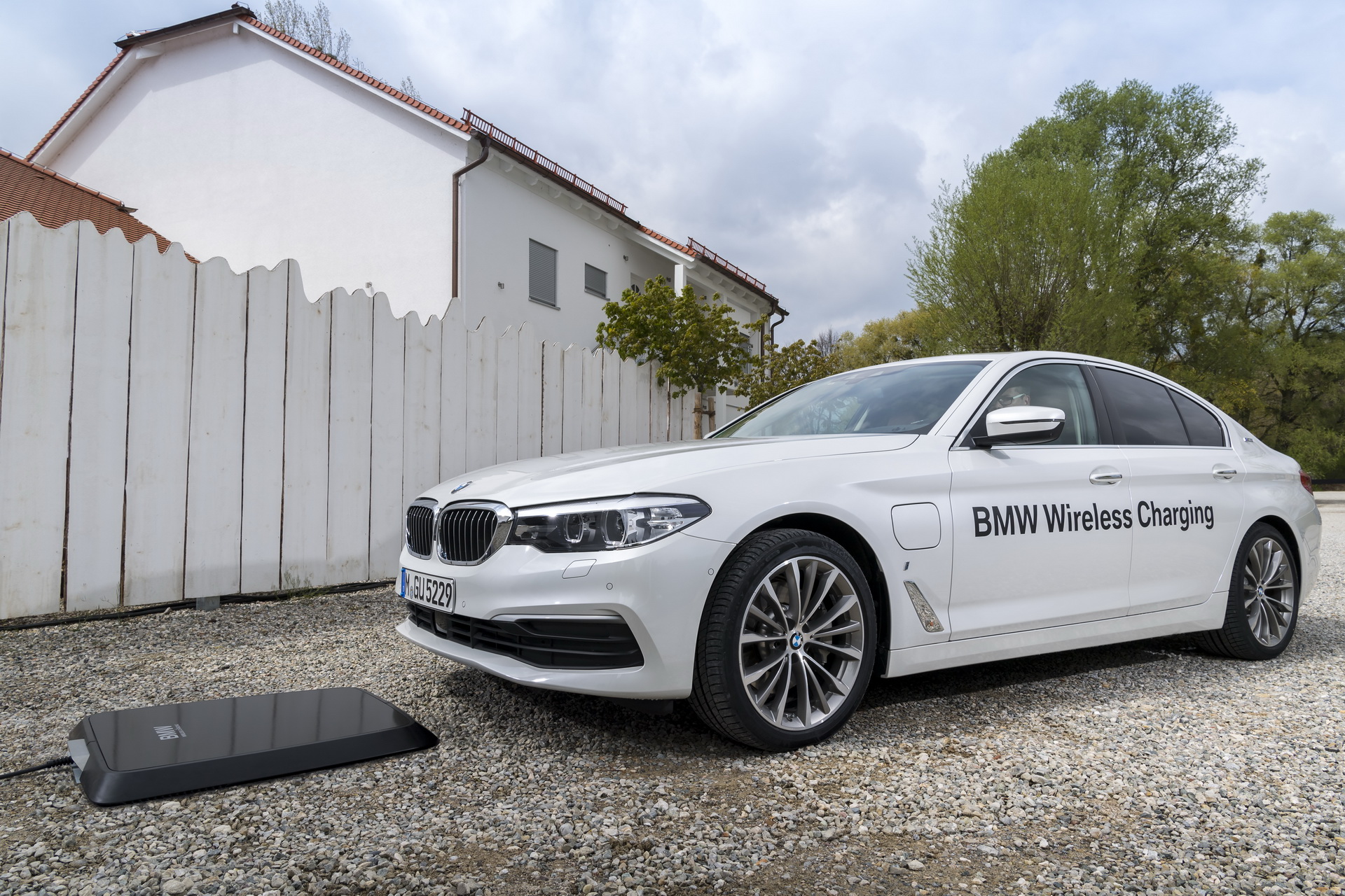 BMW Brings Pilot Wireless Home Charging To 530e Lease Cars In The U.S.