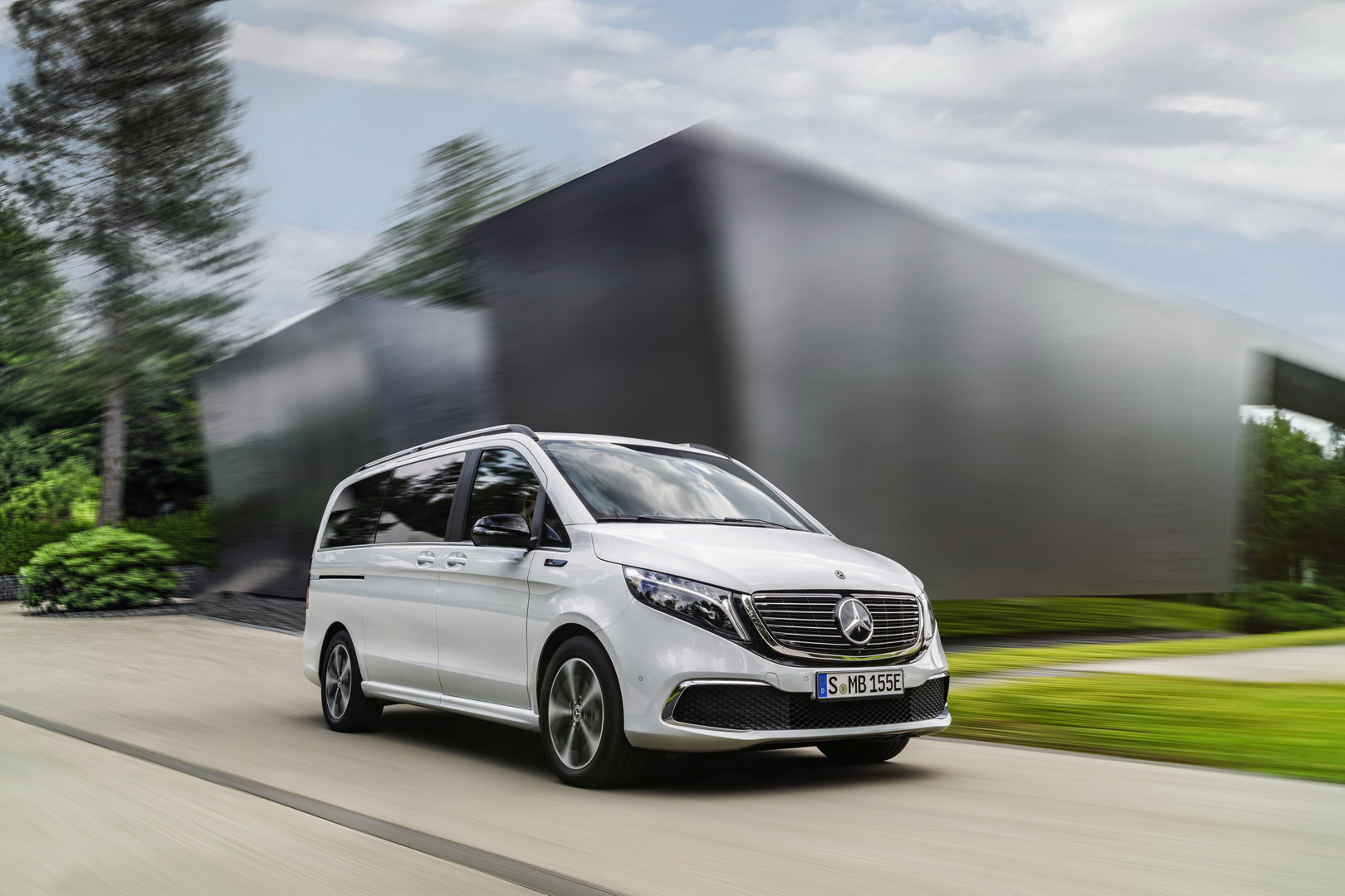 2020 Mercedes-Benz EQV Electric MPV Unveiled With 405 Km Range