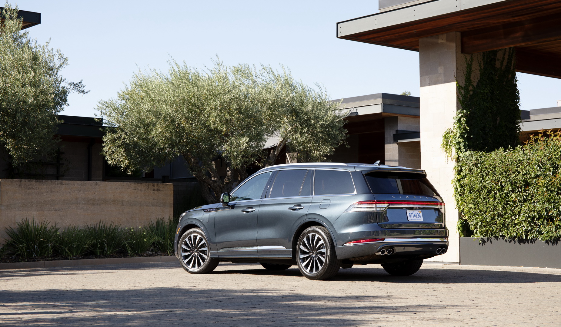 Check Out The 2020 Lincoln Aviator From Every Angle In Huge Photo Gallery
