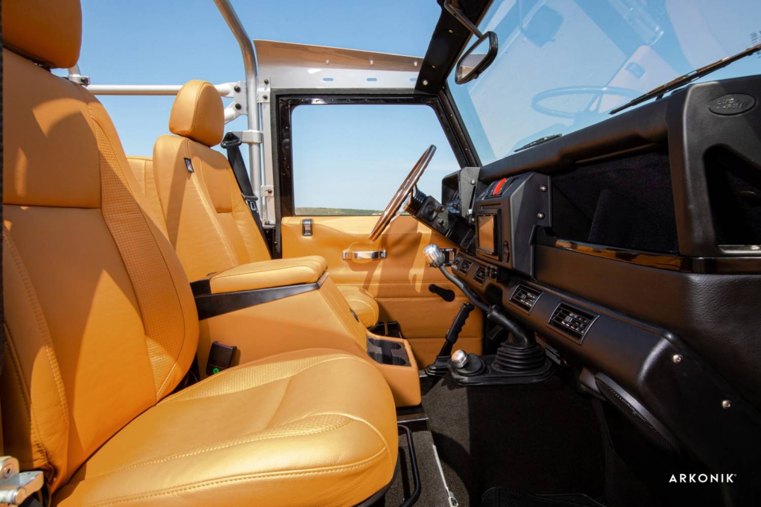 1989 Land Rover Defender 90 “So-Cal” Restomod Is How Someone Spent $170,000