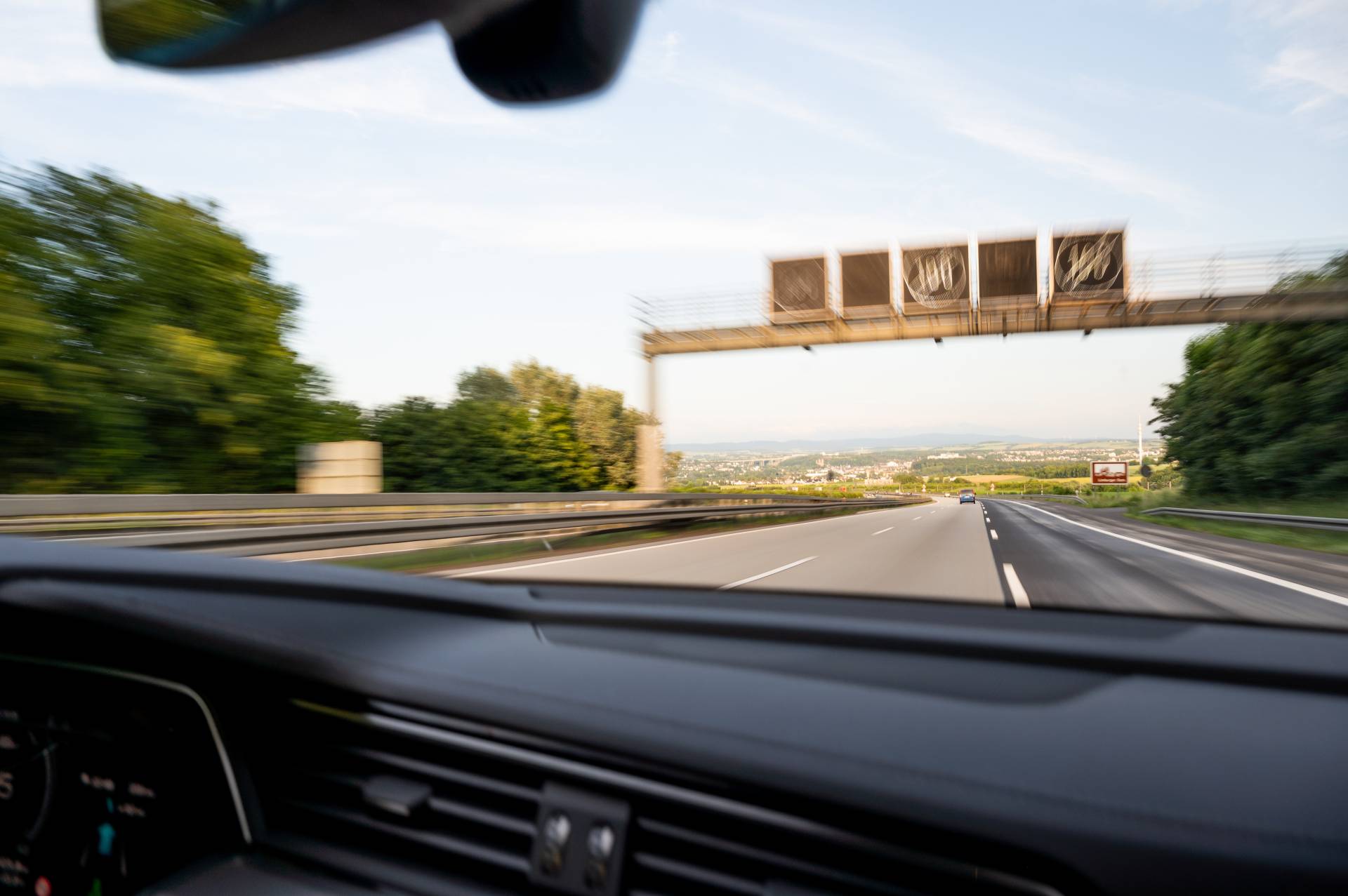 Audi E-Tron Fleet Crosses 10 Countries, Does 1,600 Km In 24 Hours
