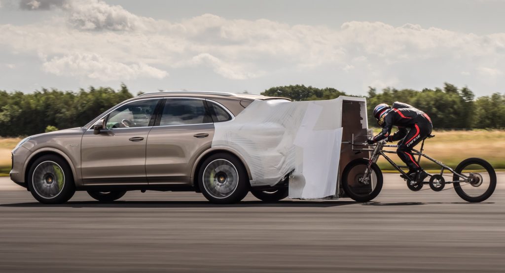  Porsche Cayenne Turbo S E-Hybrid Helps Cyclist Set A New World Speed Record At 174MPH