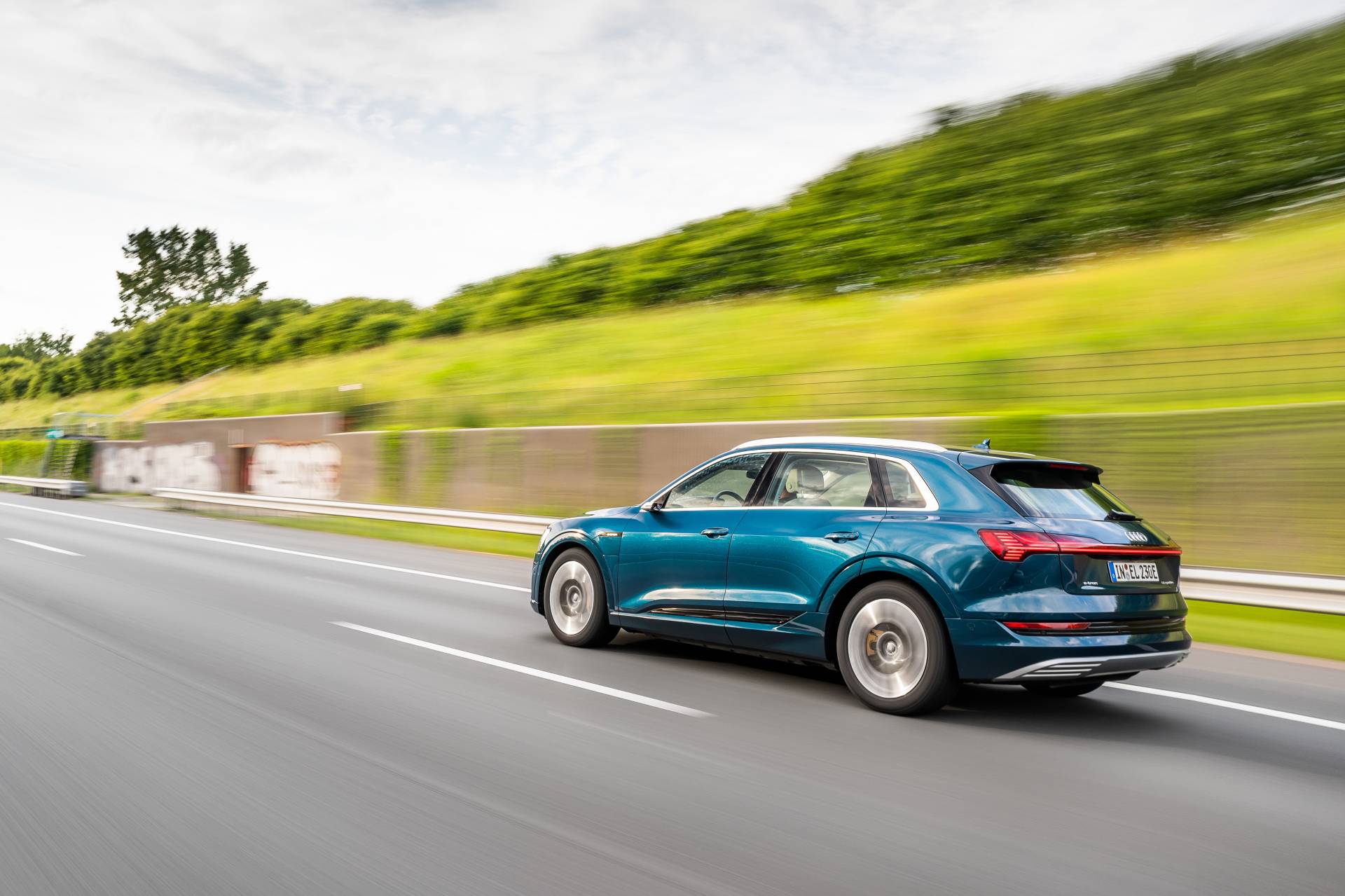 Audi E-Tron Fleet Crosses 10 Countries, Does 1,600 Km In 24 Hours