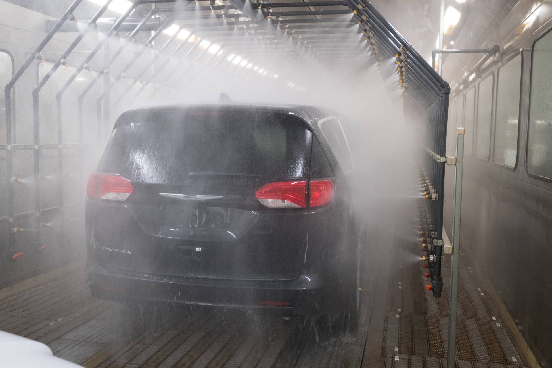 FCA Extends Third Shift At Canadian Minivan Plant Despite Slumping Sales