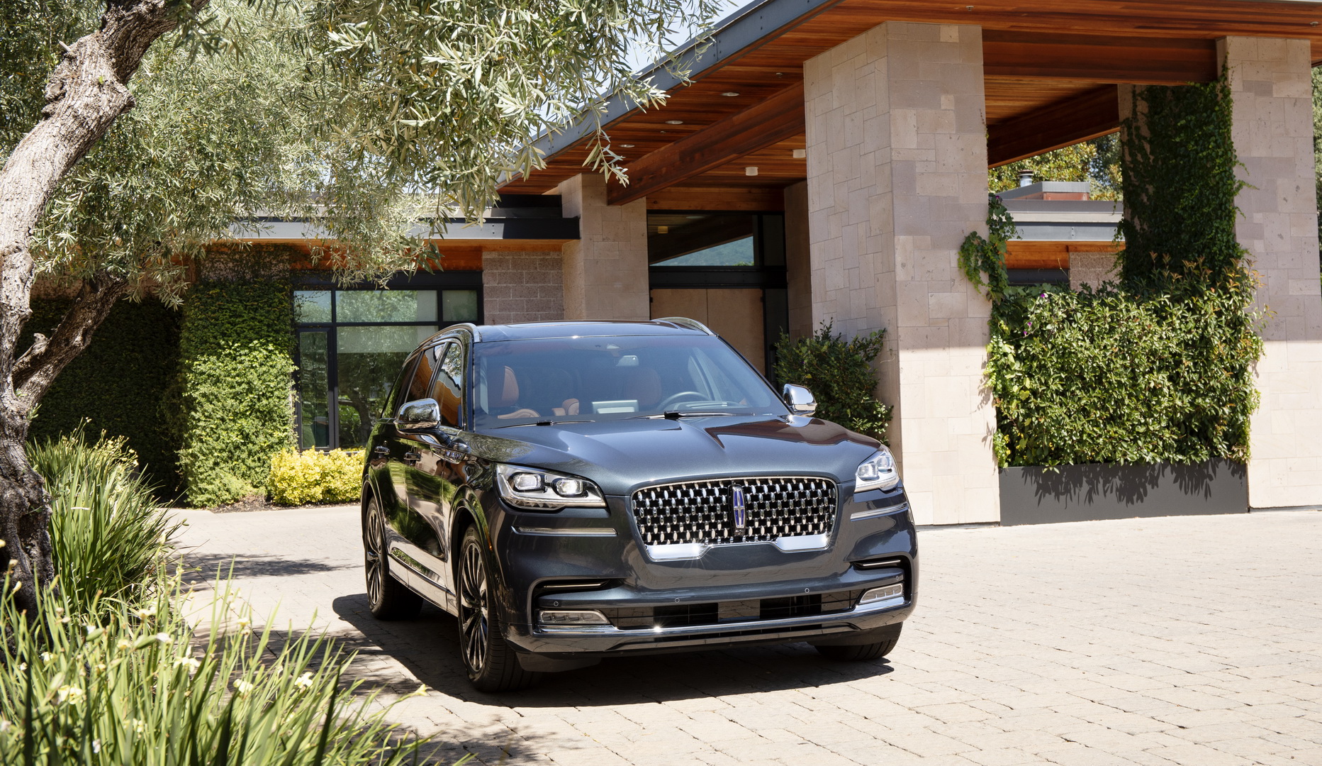 Check Out The 2020 Lincoln Aviator From Every Angle In Huge Photo Gallery