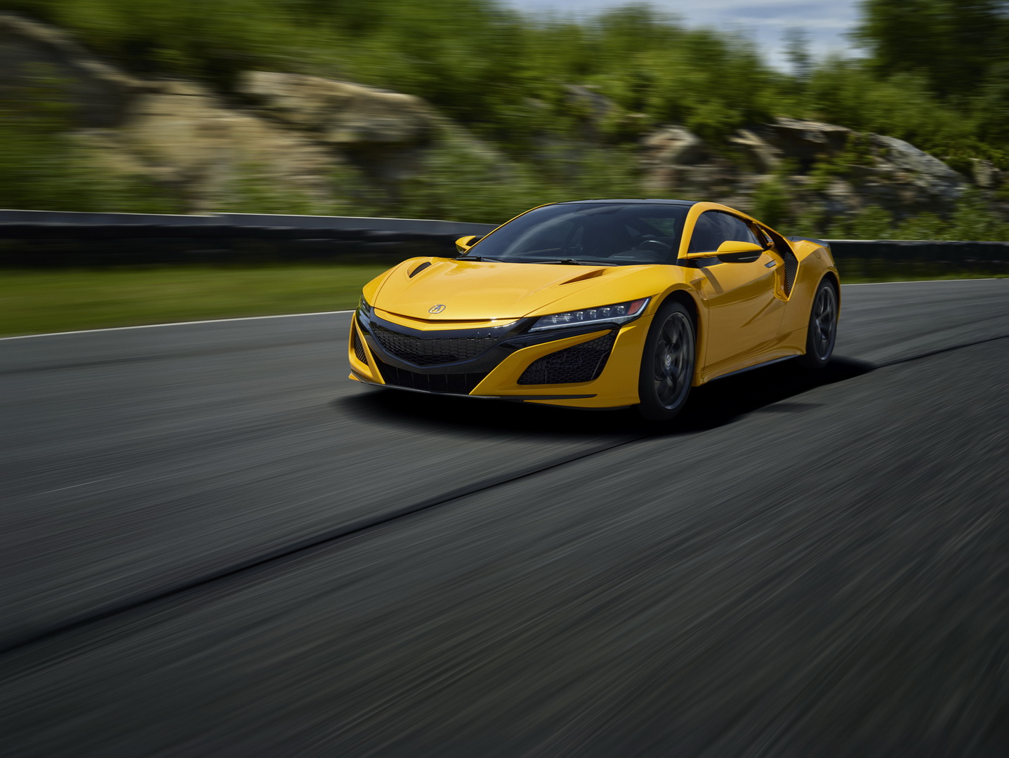 2020 Acura NSX Debuts Second Heritage Color, Indy Yellow Pearl