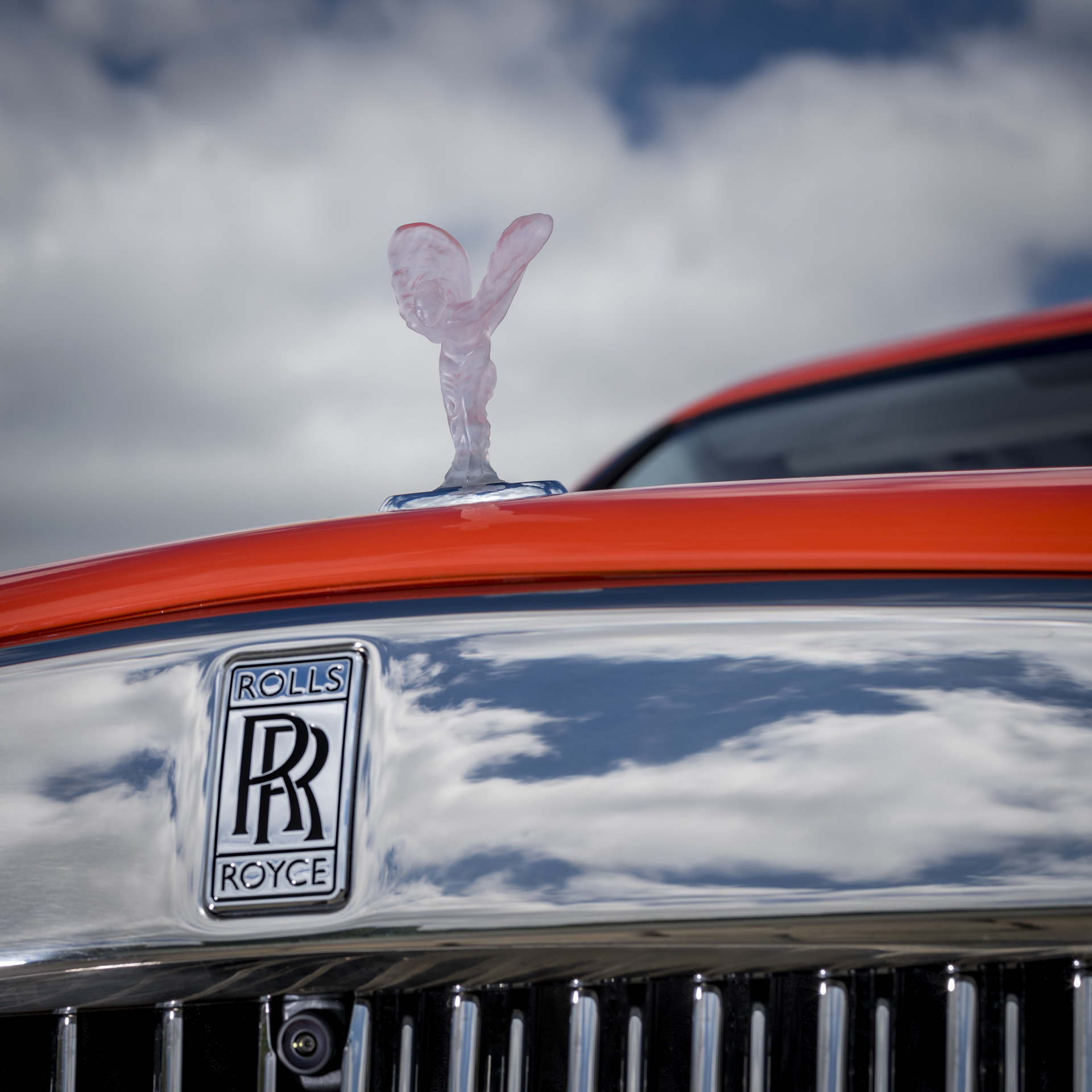 Bespoke Rolls Royce Cullinan Will Attack Your Eyeballs With Its Fux Orange Paint
