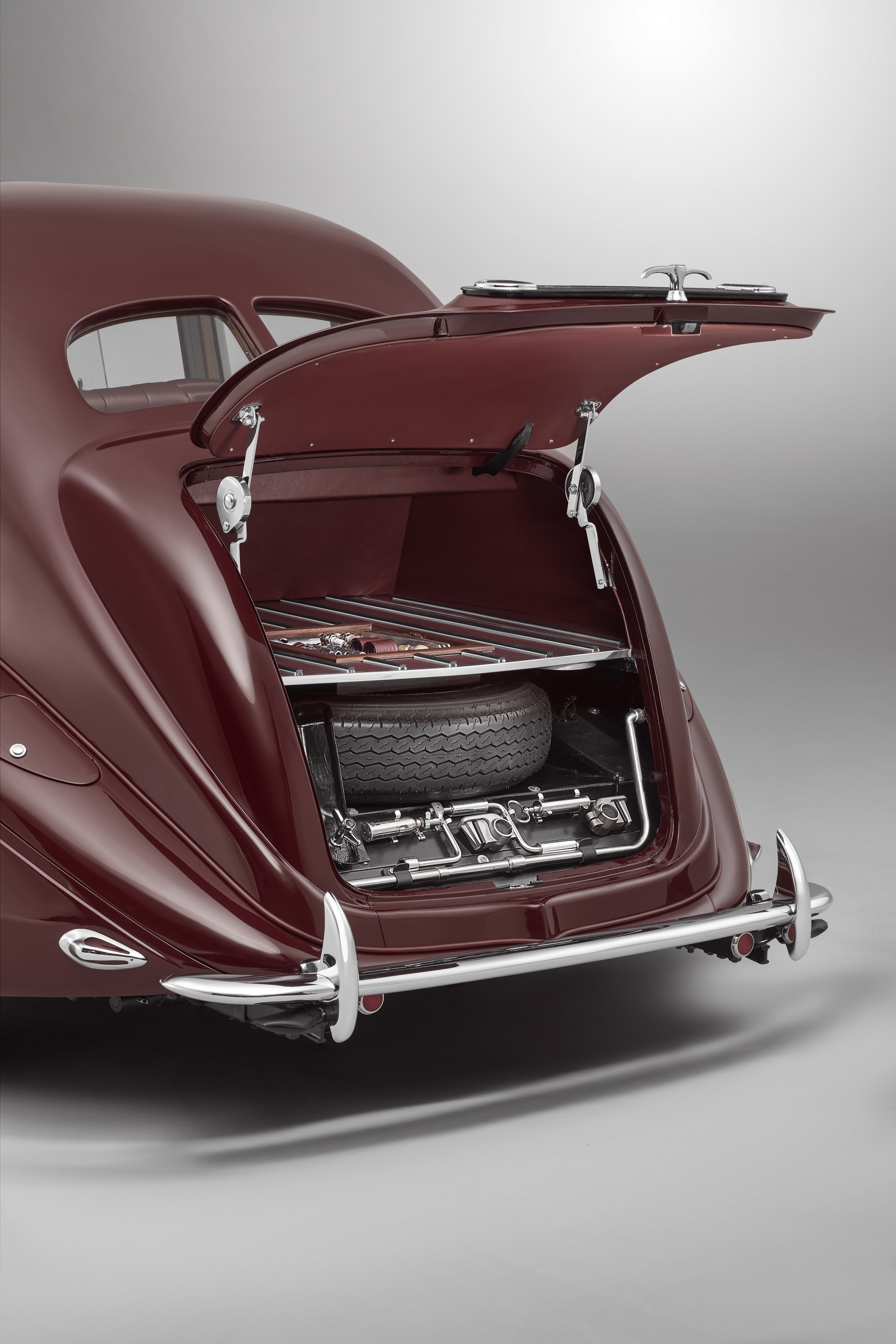 Mulliner Recreates Long-Lost 1939 Bentley Corniche From The Ground Up