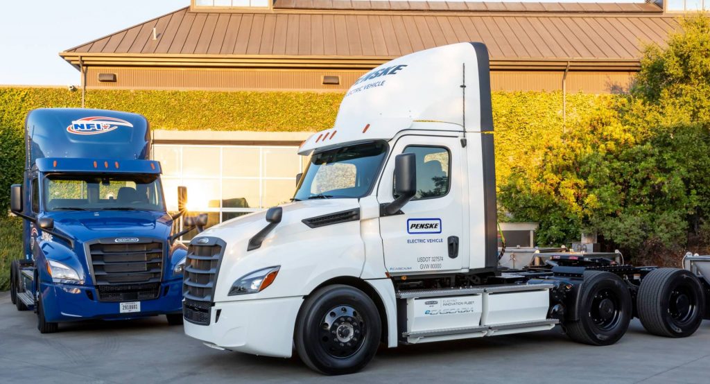  First Freightliner eCascadia Heavy-Duty Electric Trucks Start Field Testing In California