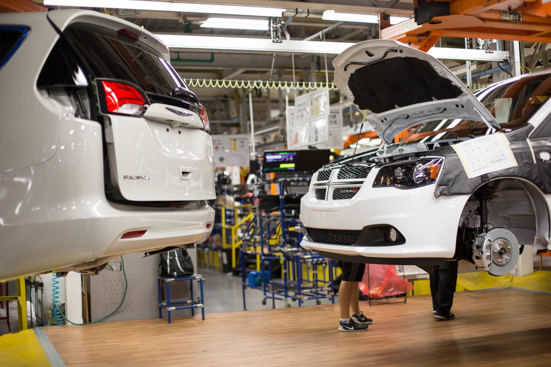 FCA Extends Third Shift At Canadian Minivan Plant Despite Slumping Sales