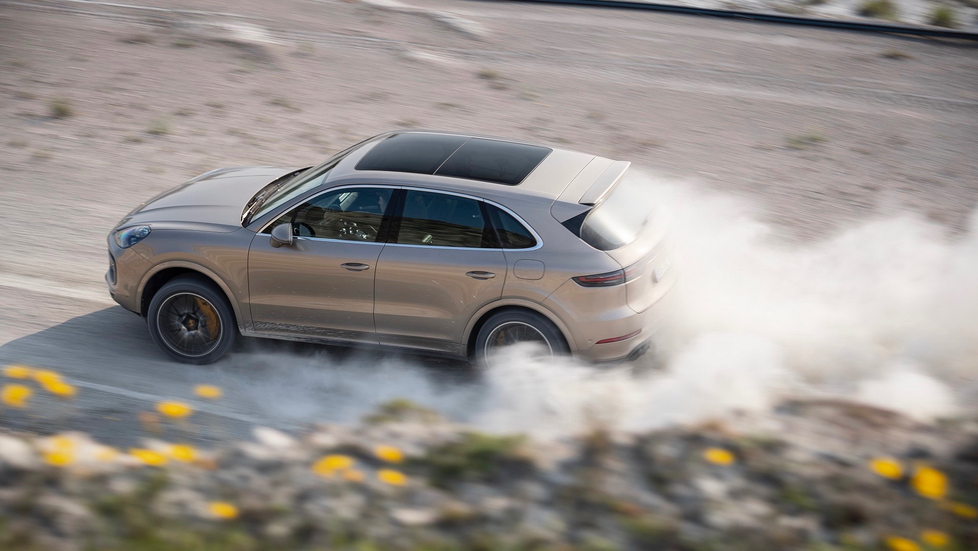 Porsche Cayenne Turbo S E-Hybrid Laps Unfinished Gotland Ring