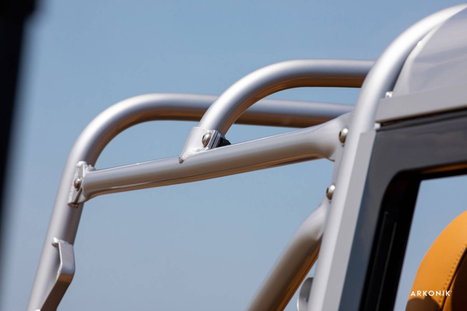 1989 Land Rover Defender 90 “So-Cal” Restomod Is How Someone Spent $170,000