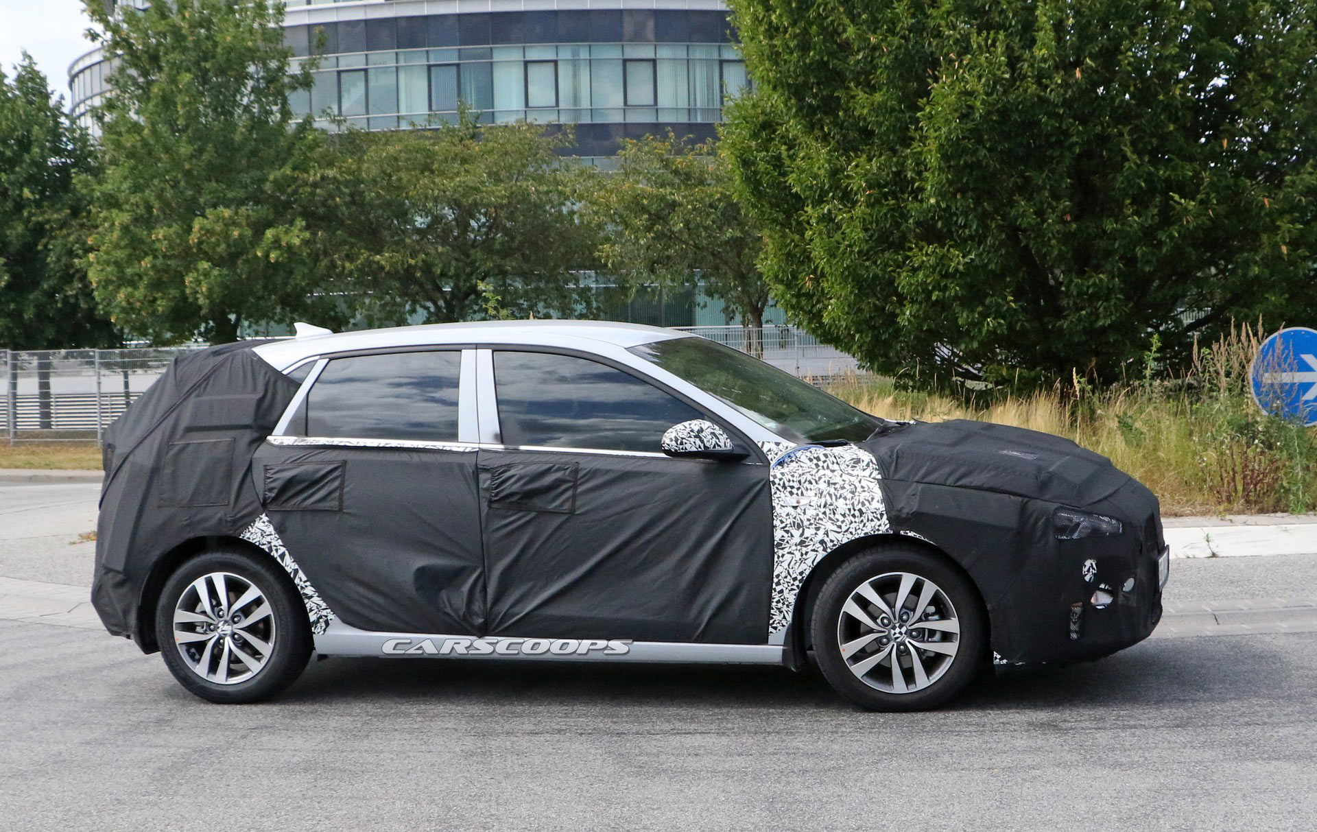 Facelifted Hyundai i30 Spotted, Is It Hiding A Plug-In Powertrain?