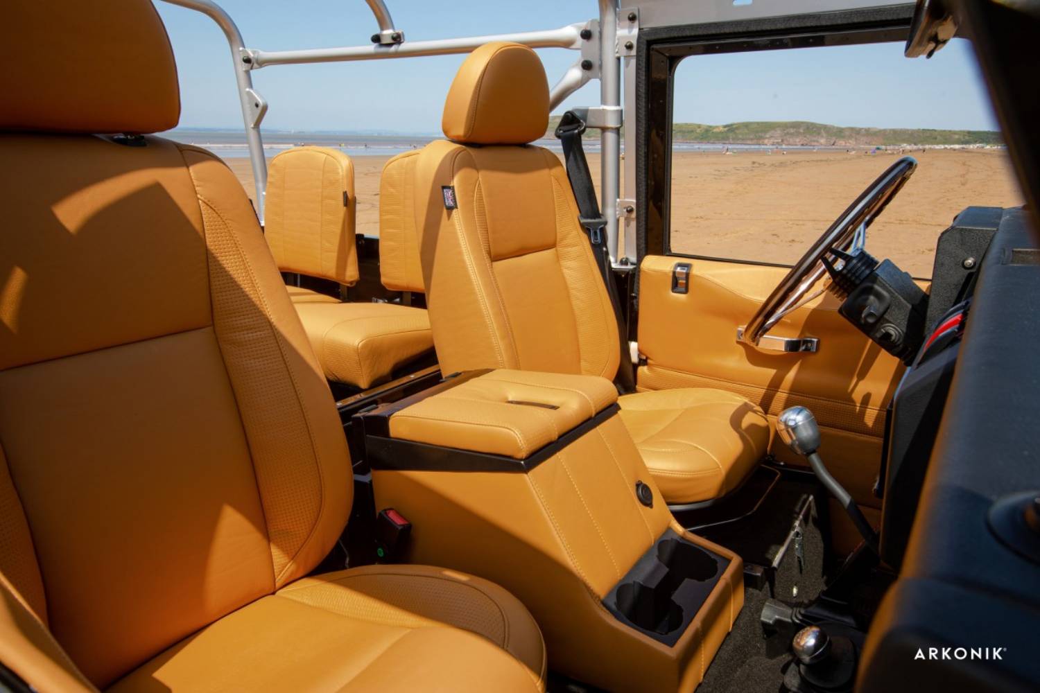 1989 Land Rover Defender 90 “So-Cal” Restomod Is How Someone Spent $170,000