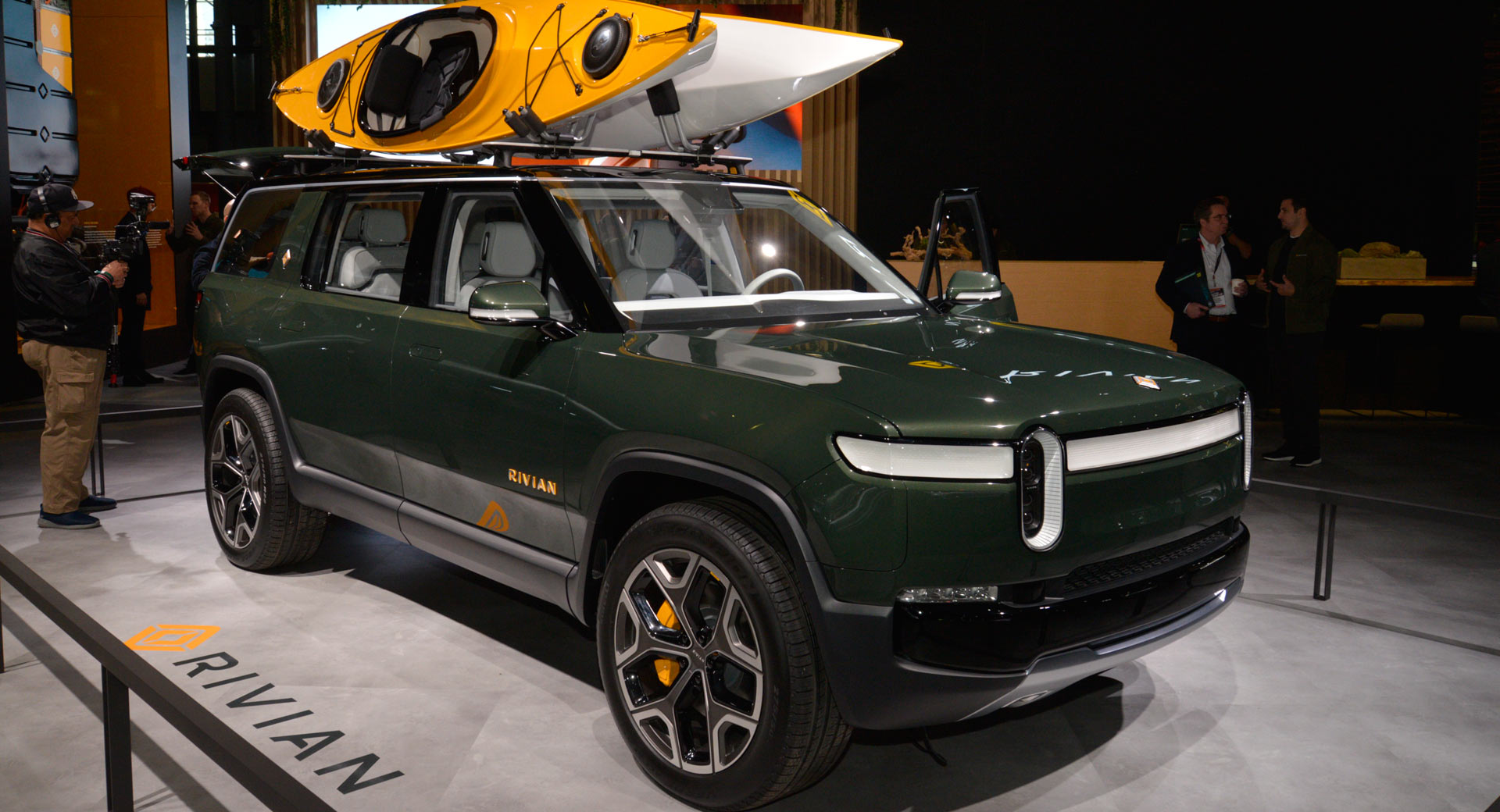 Rivian R1S Buyers Will Be Able To Choose Between Four Roof Configurations