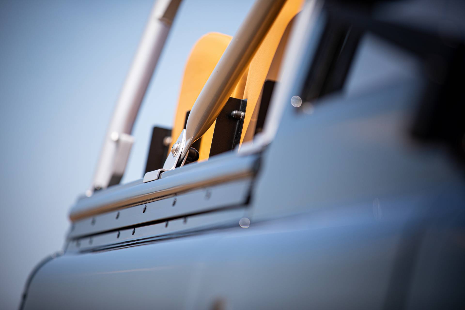 1989 Land Rover Defender 90 “So-Cal” Restomod Is How Someone Spent $170,000