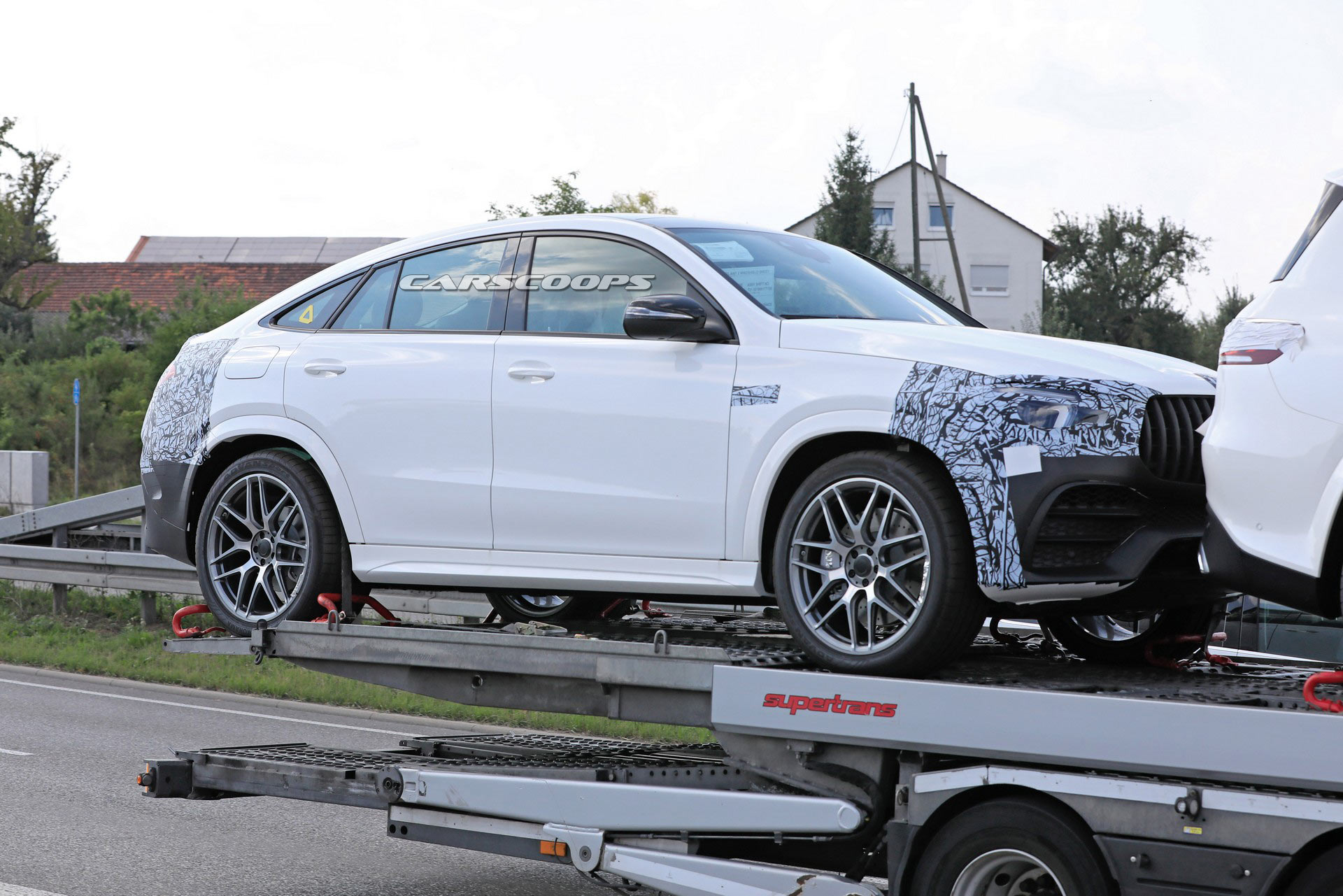 2020 Mercedes-AMG GLE 53 Coupe Hides 429 HP Beneath Its Swoopy Styling