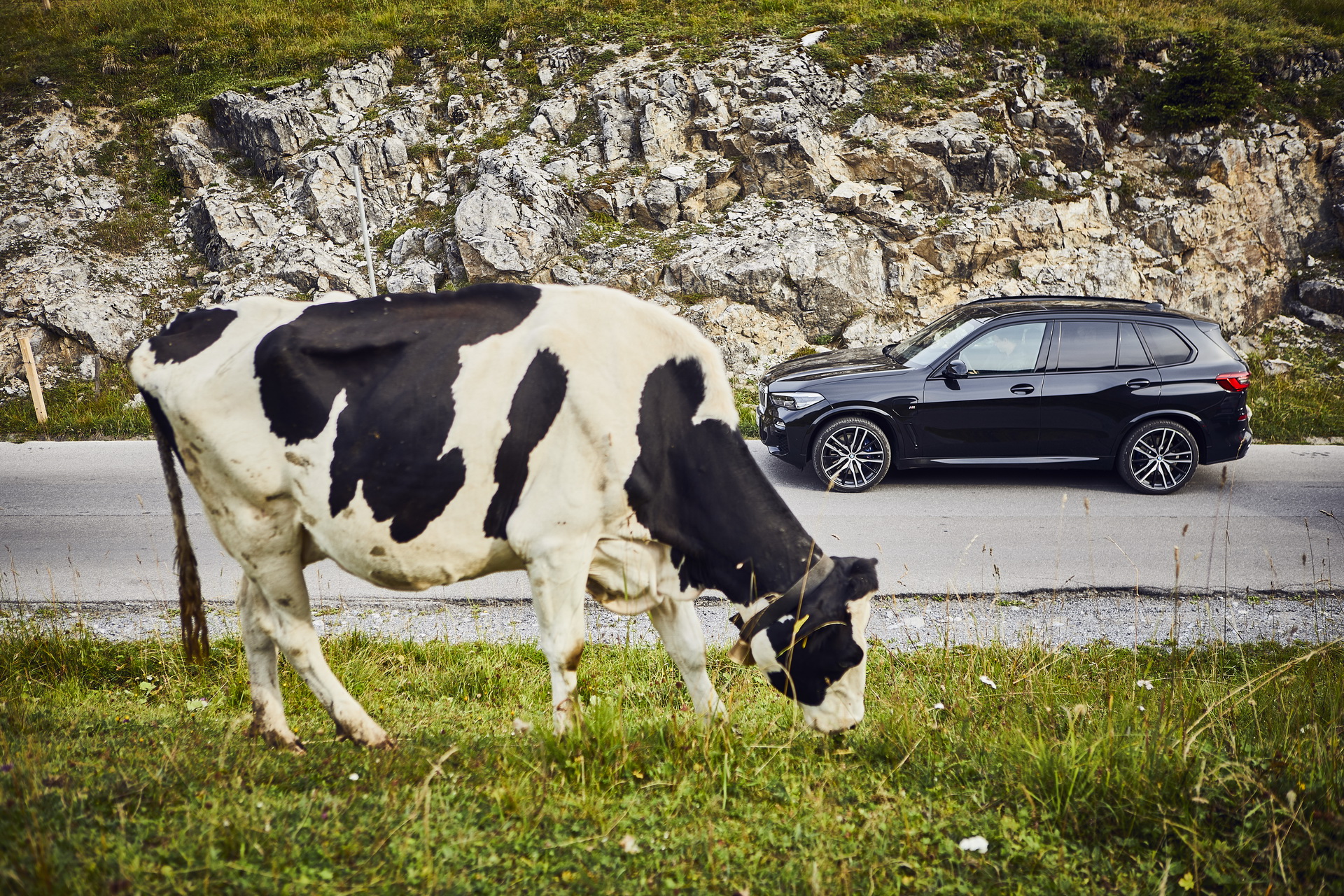 BMW Launches Plug-In Hybrid X5 xDrive45e With 388 HP, Up To 54 Miles Of EV Range