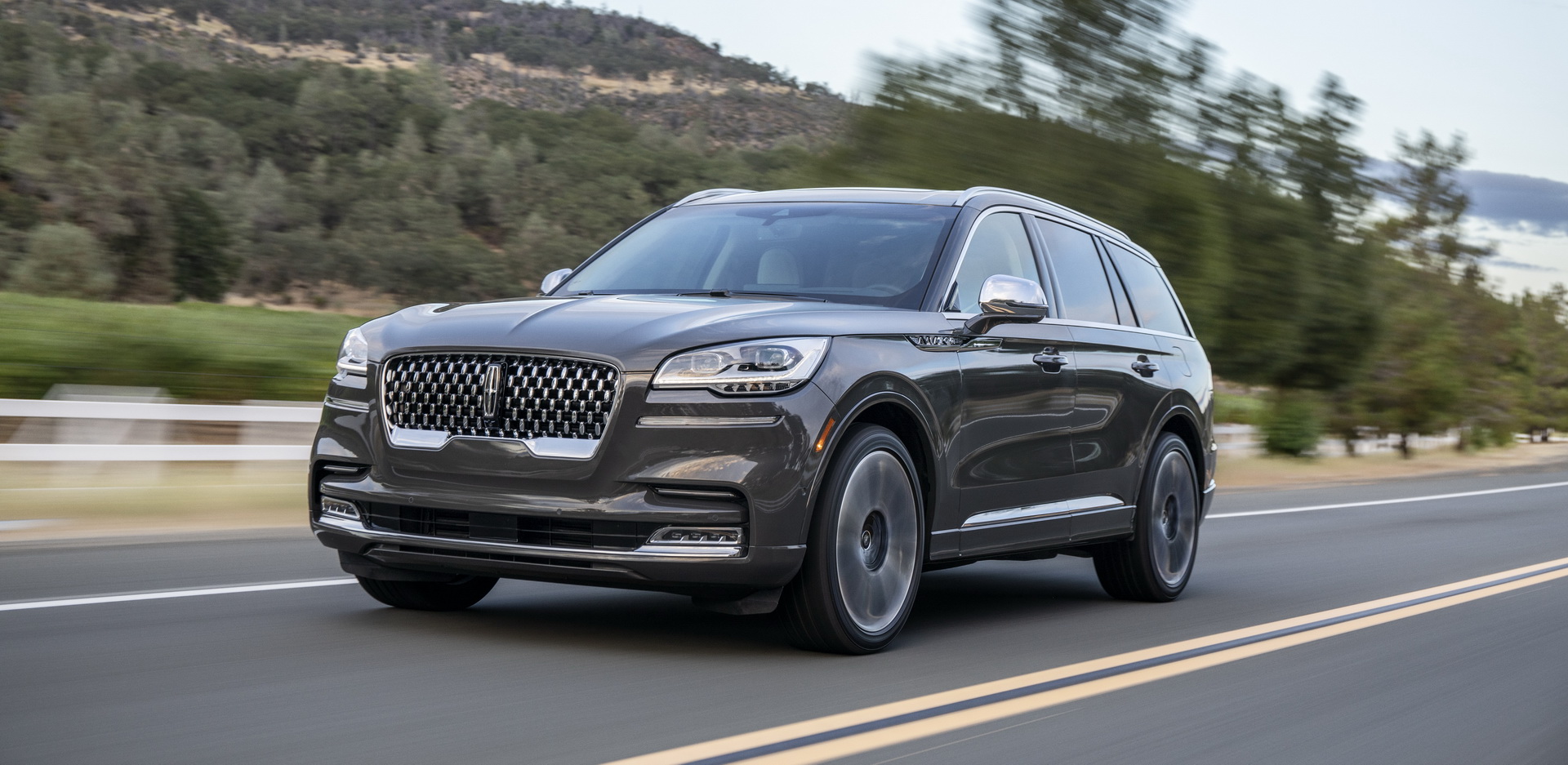 Check Out The 2020 Lincoln Aviator From Every Angle In Huge Photo Gallery