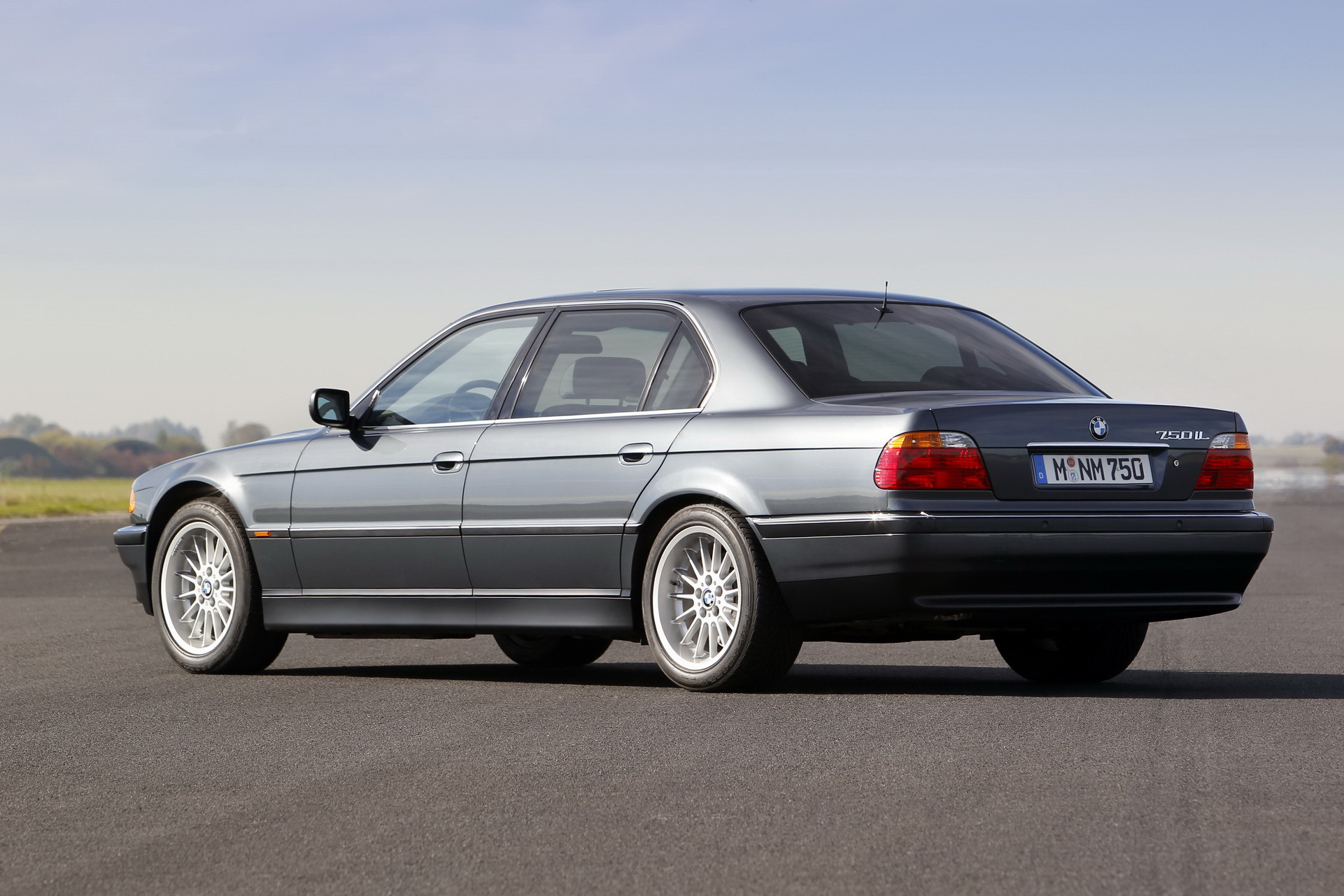 BMW 7-Series: What If The Next Gen Was Inspired By The E38?
