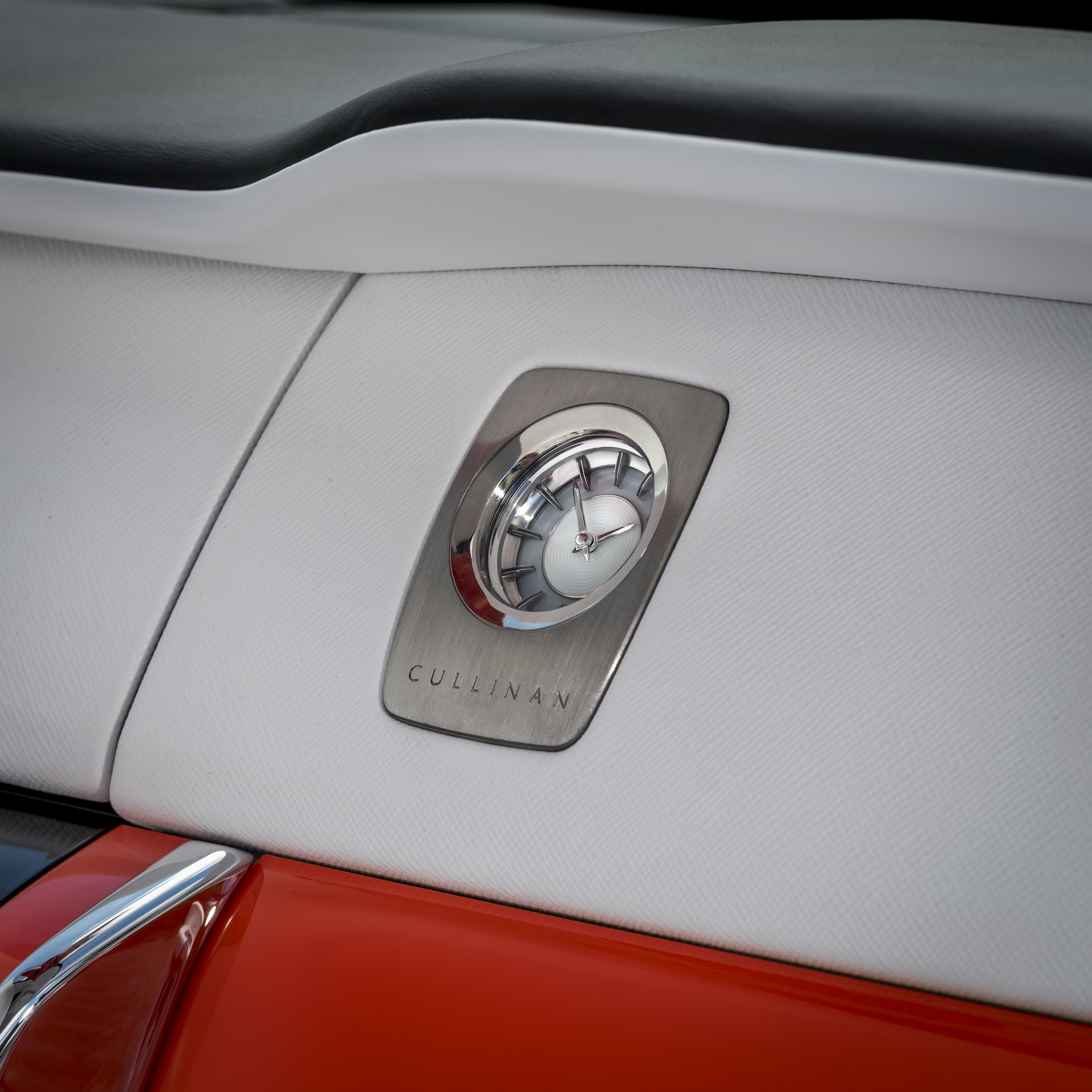 Bespoke Rolls Royce Cullinan Will Attack Your Eyeballs With Its Fux Orange Paint