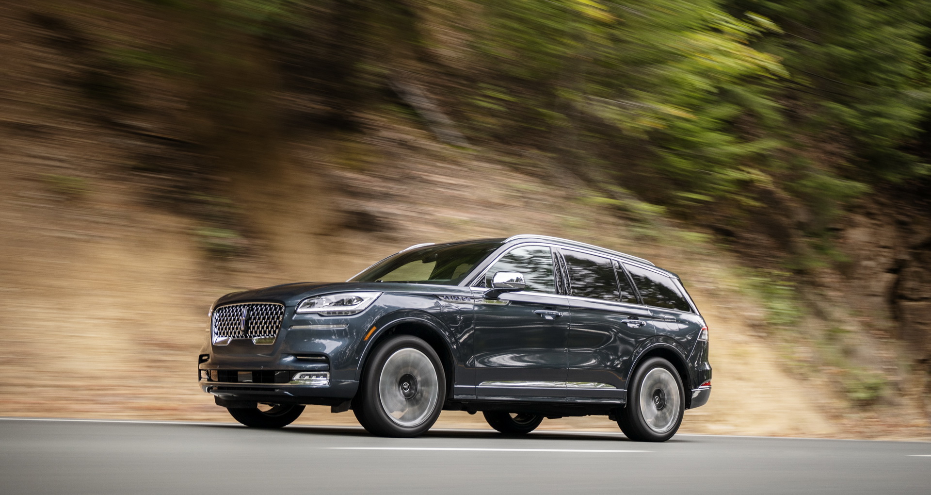 Check Out The 2020 Lincoln Aviator From Every Angle In Huge Photo Gallery