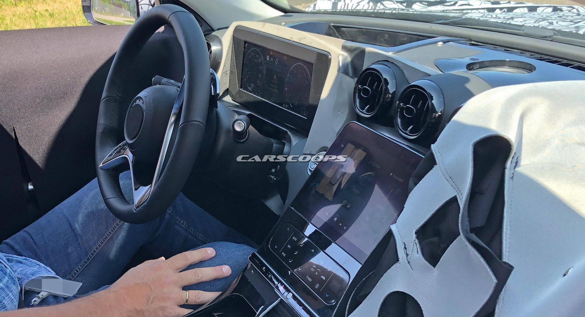 21 Mercedes C Class Interior To Feature Dual Screen Layout Carscoops