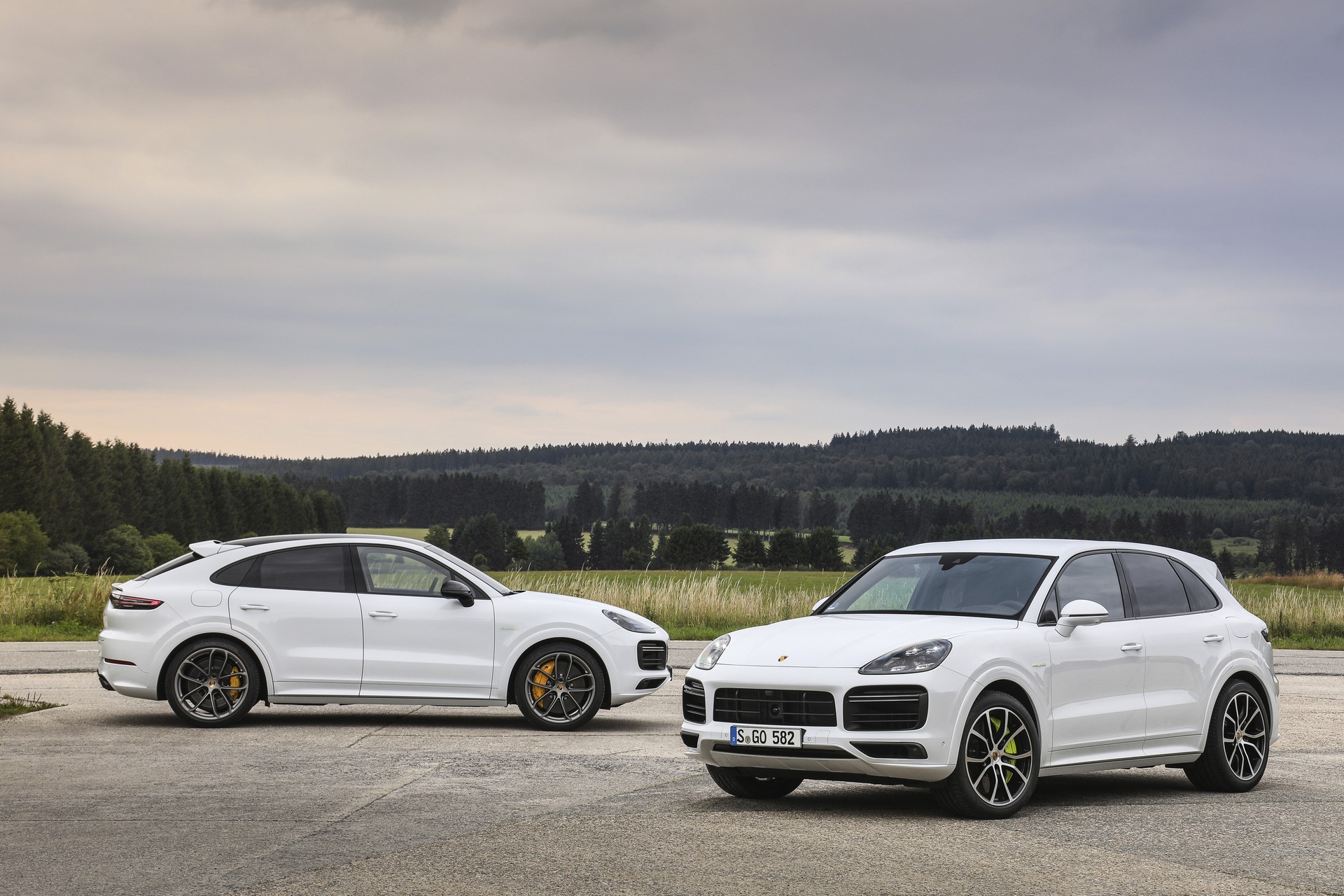 Porsche Cayenne Turbo S E-Hybrid Debuts With 670 HP