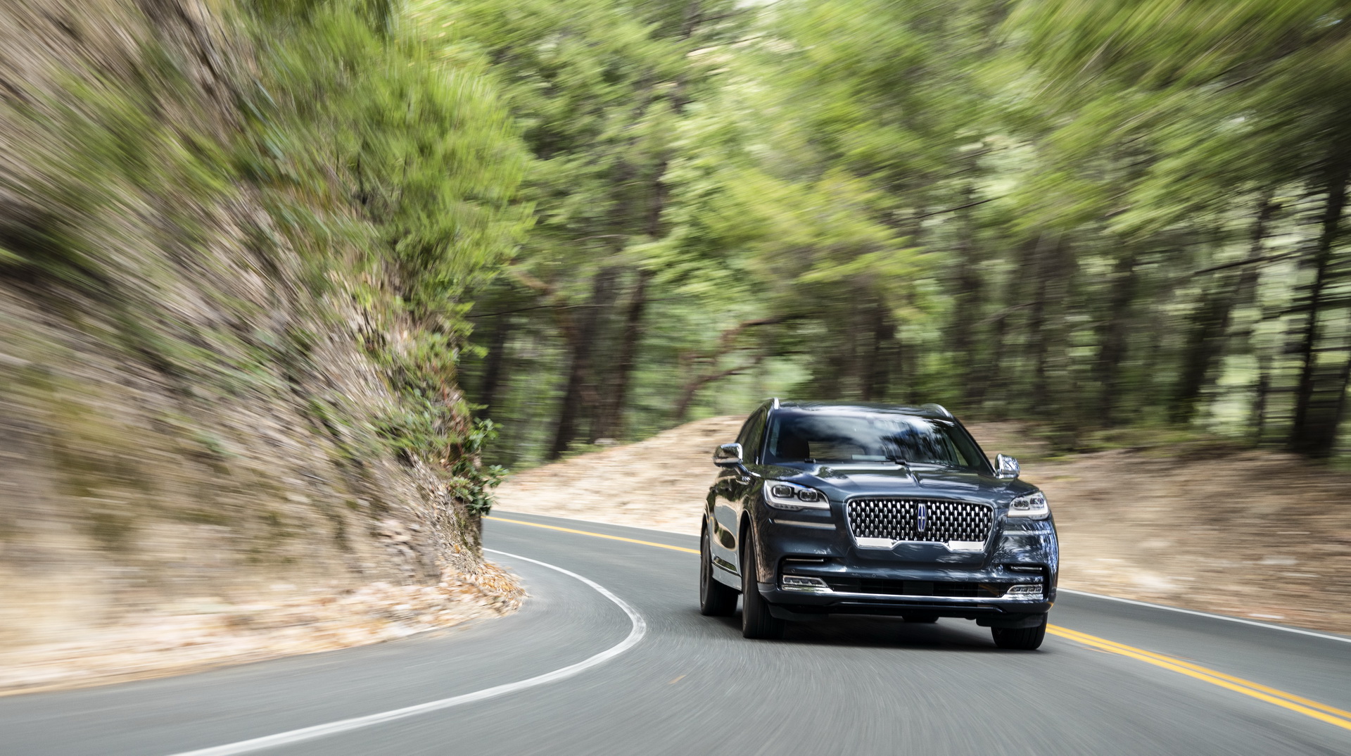 Check Out The 2020 Lincoln Aviator From Every Angle In Huge Photo Gallery