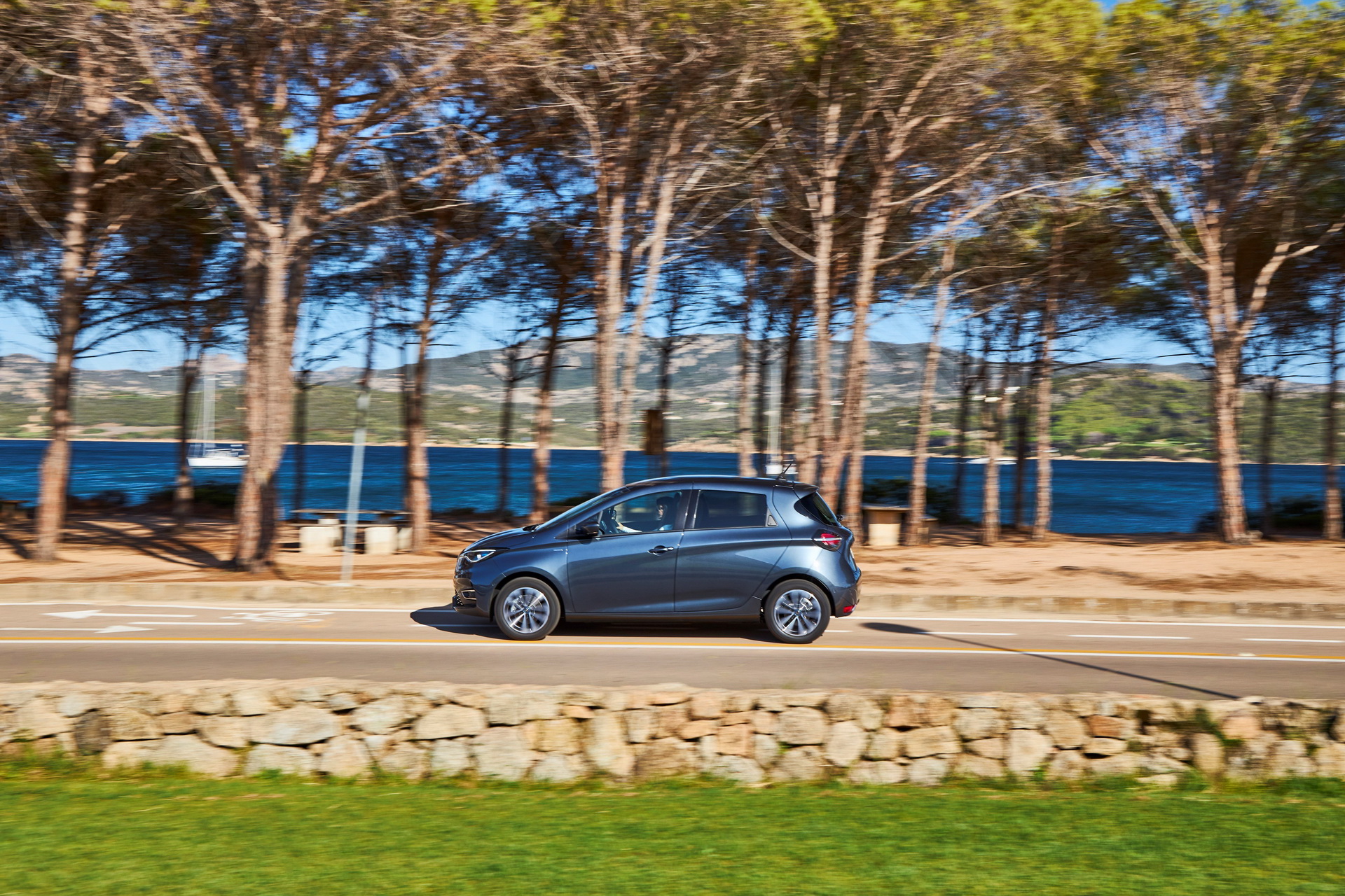 New Renault Zoe EV Launched In Europe With Up To 242 Miles Of Range