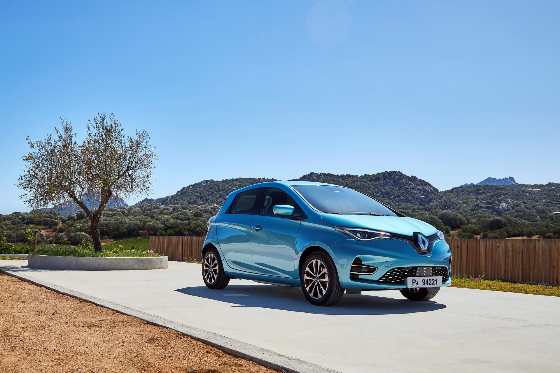 New Renault Zoe EV Launched In Europe With Up To 242 Miles Of Range