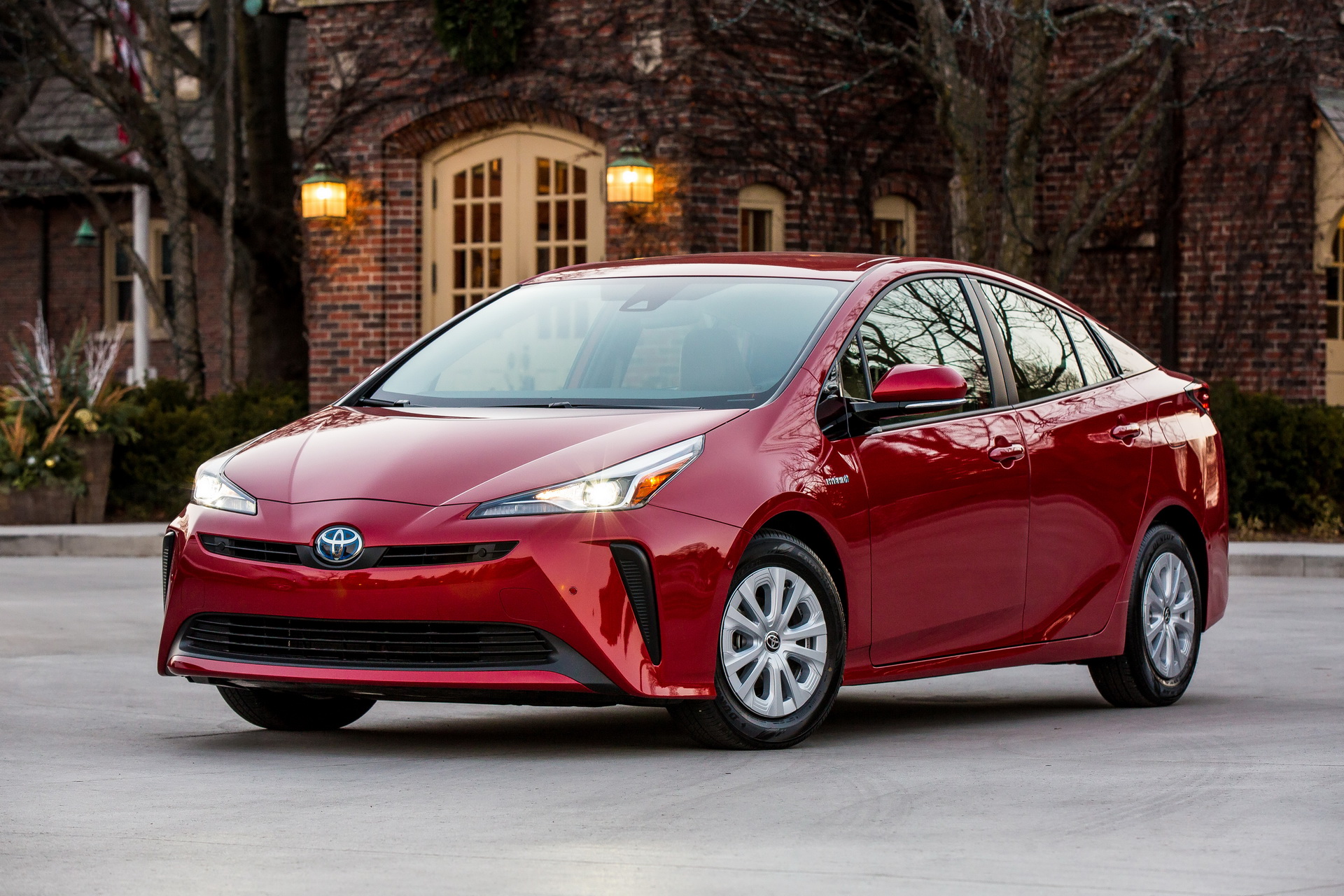 Toyota Updates 2020 Prius With More Safety Kit And Apple CarPlay As Standard