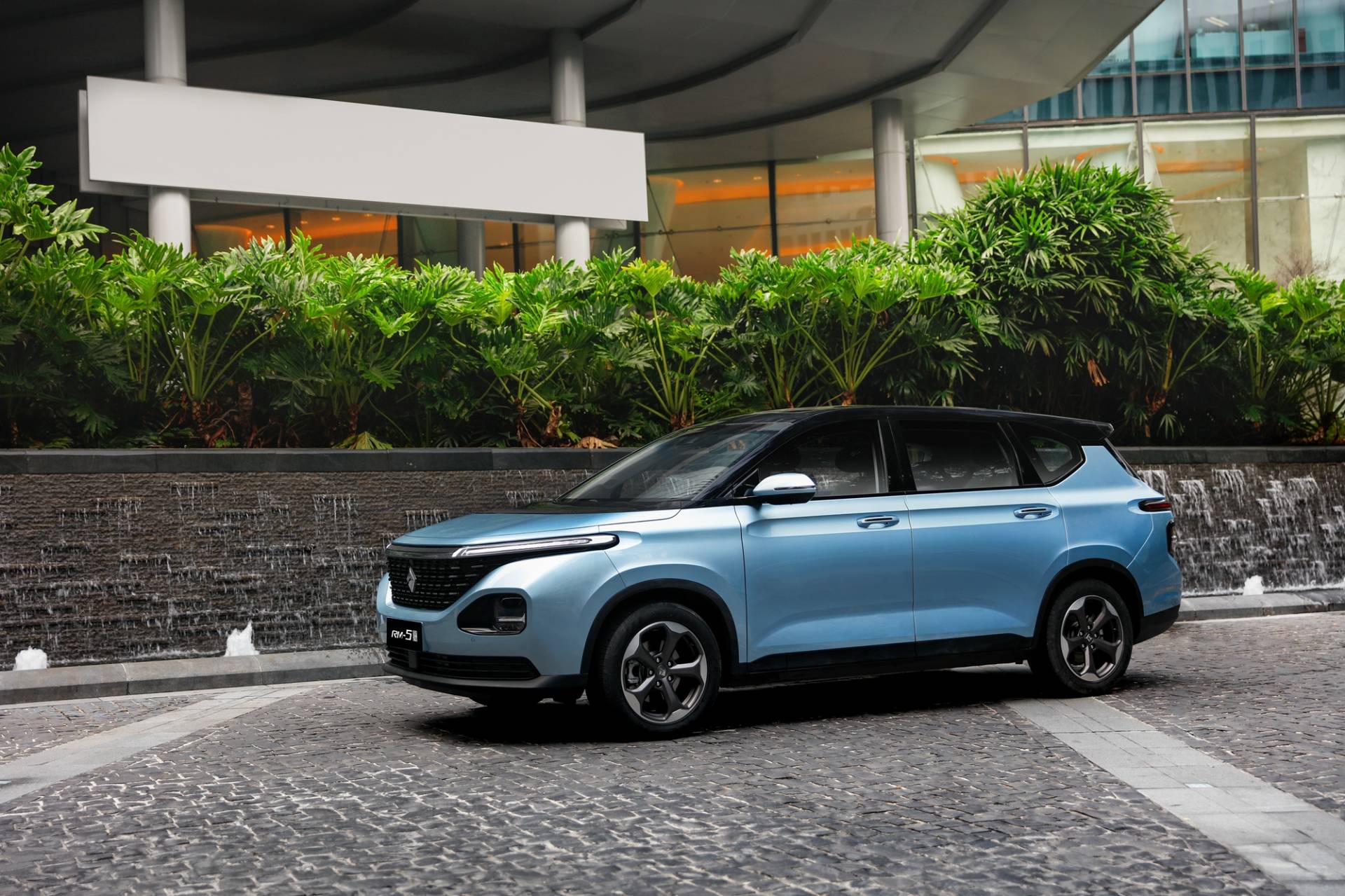 Baojun RM-5 MPV And RC-6 Crossover Debut In China With Shared Powertrain, Tech
