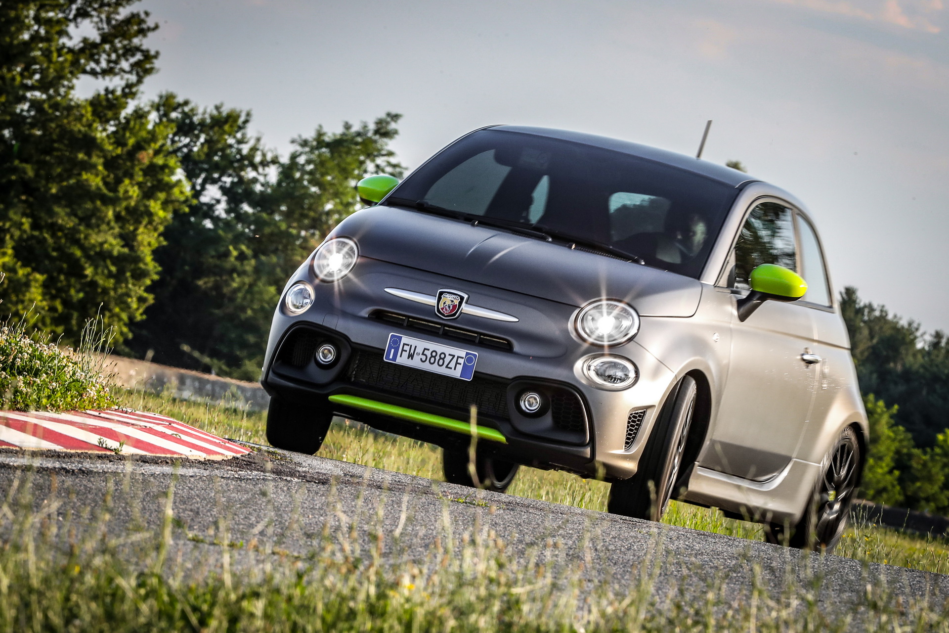 New Abarth 595 Pista Packs 165 PS In A More Focused Chassis