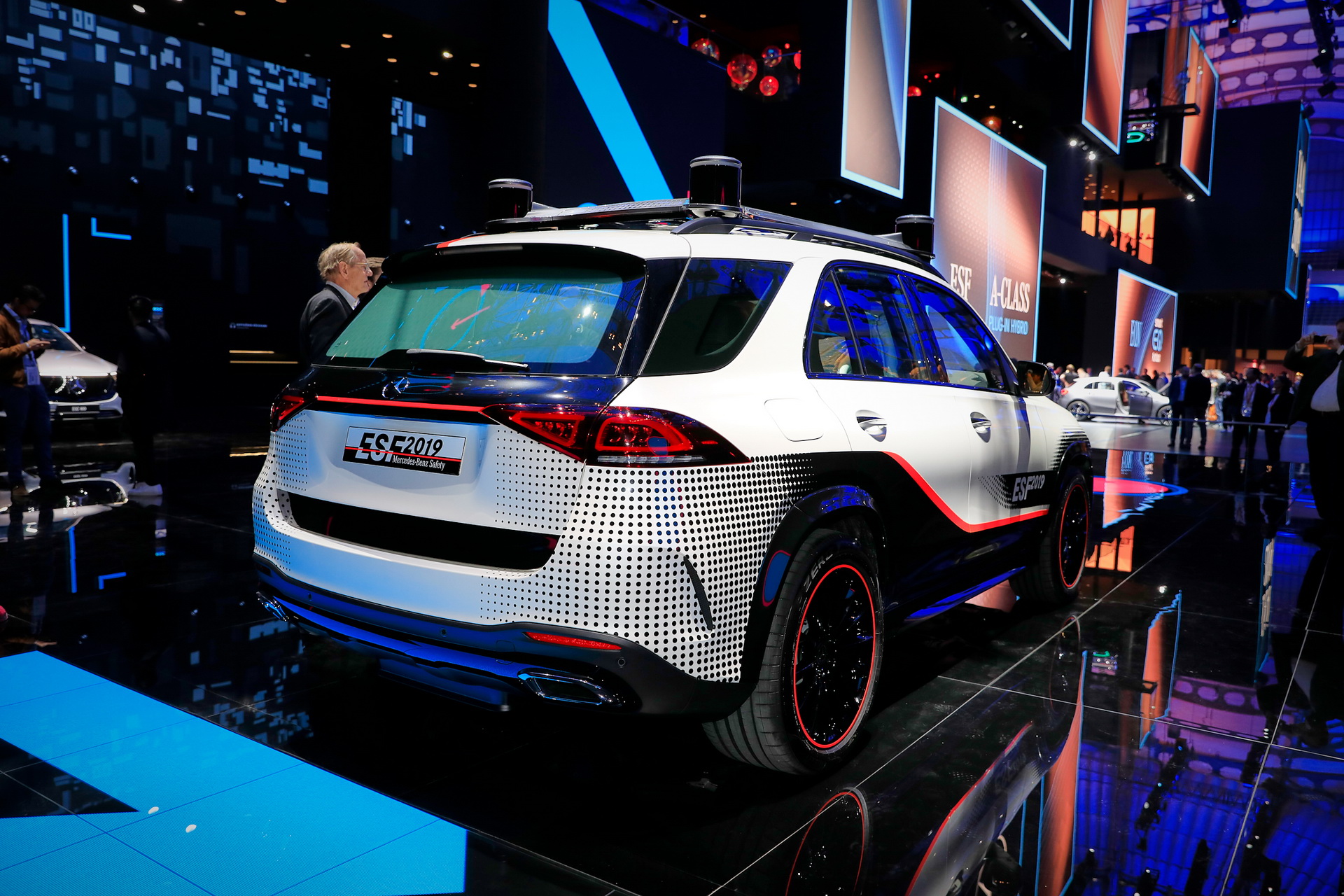 Mercedes’ New Experimental Safety Vehicle Is The World’s Most Clever GLE